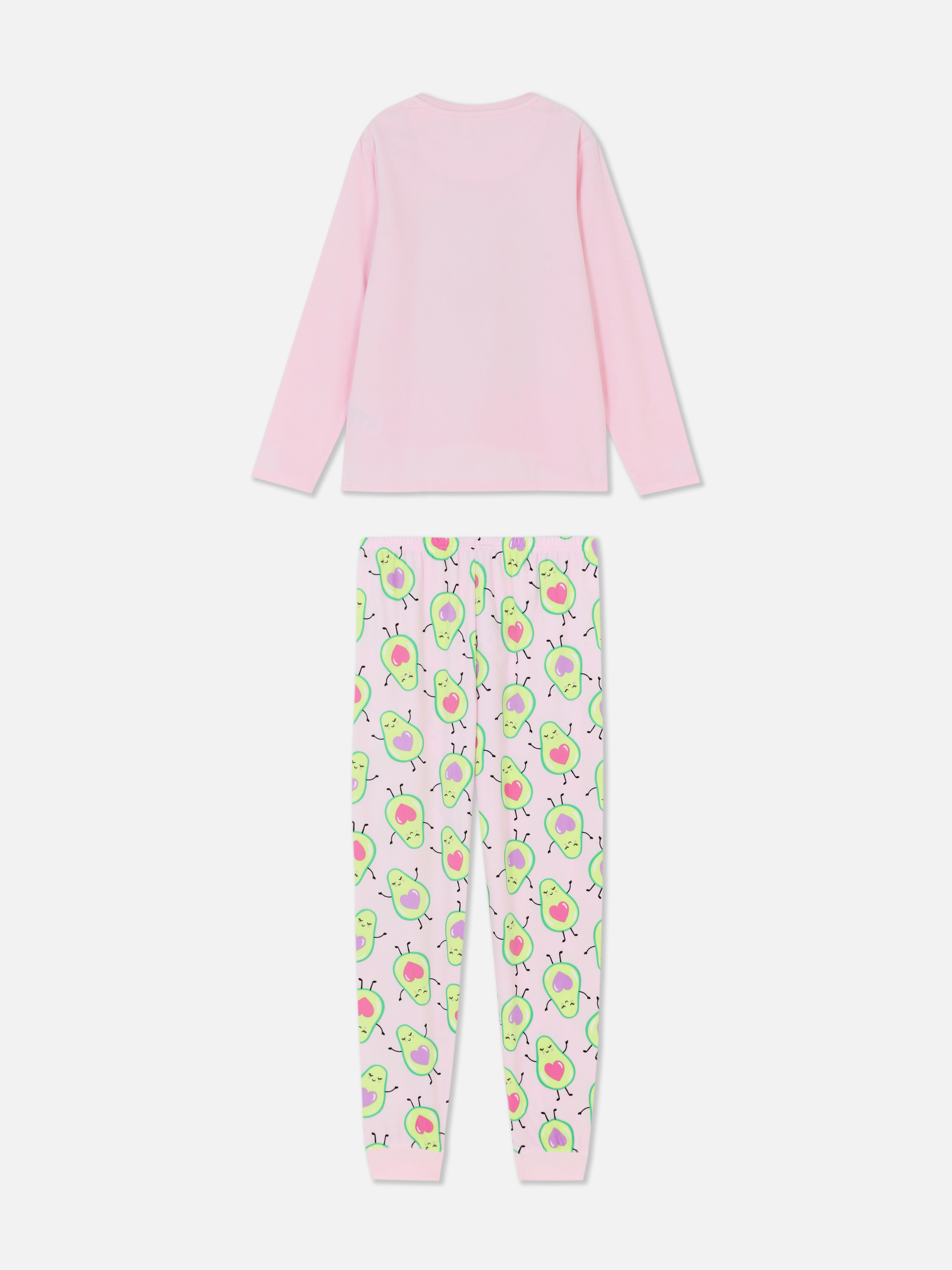 Velourspyjama mit Avocado-Print, bestehend aus einem langärmeligen Oberteil und einer langen Hose mit Avocado-Print