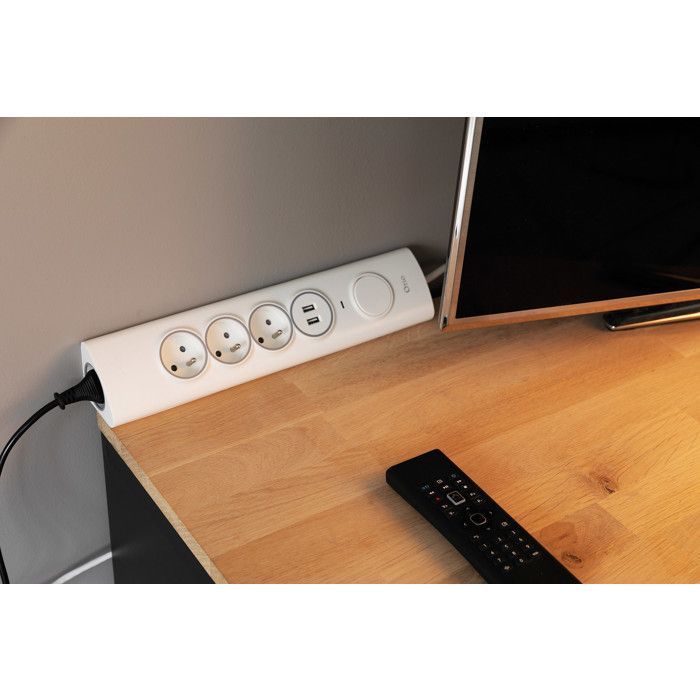 Multiprise d'angle 3P 16A + 1P 16A latérale + 2 USB parafoudre à câbler - Blanc - Otio