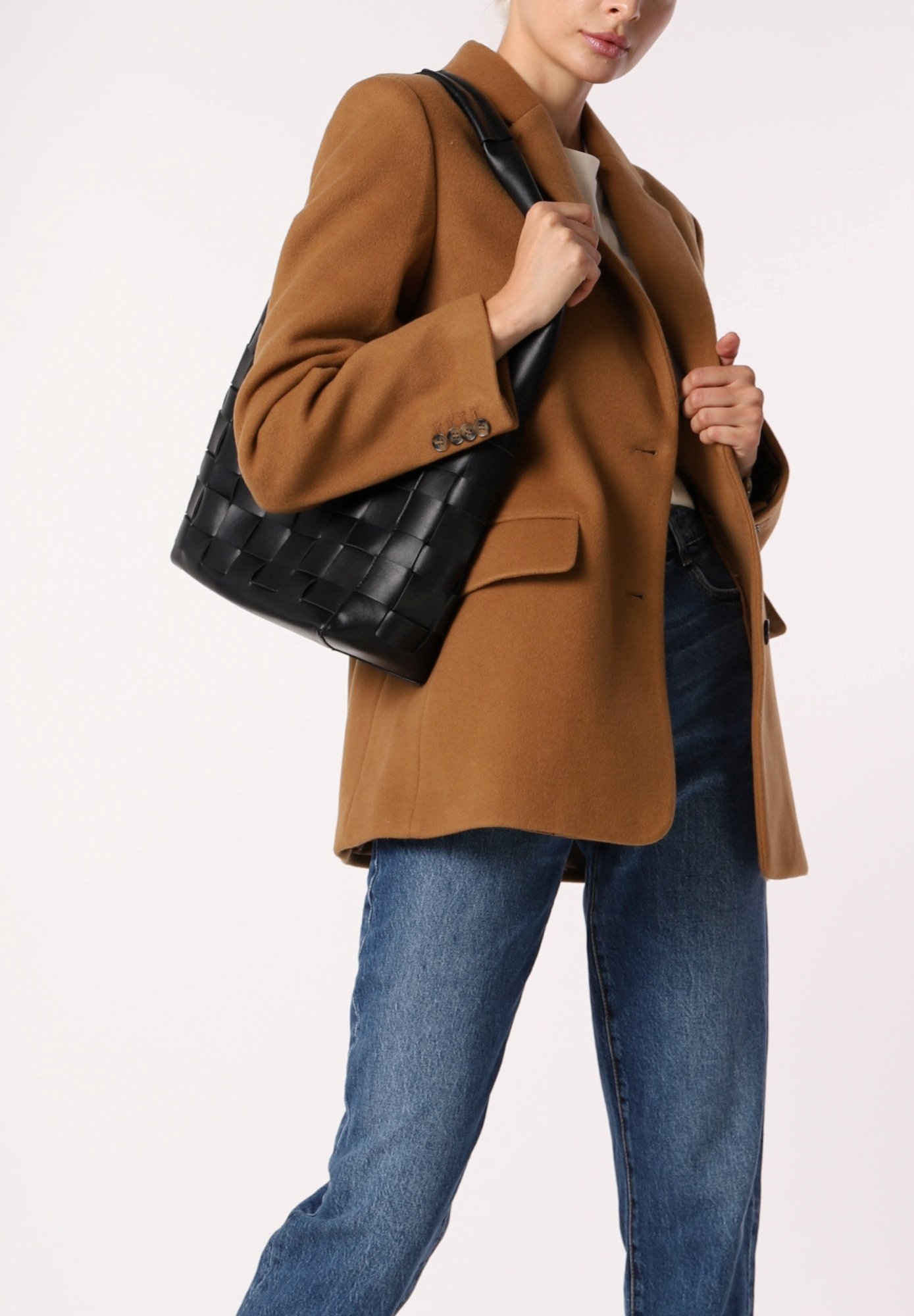 Käsilaukku - black