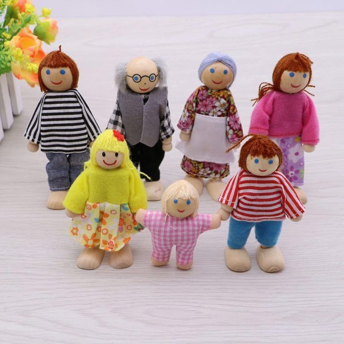 Muñecas para casa de muñecas, juguetes de madera para muñecas, juguetes familiares para muñecas, 7 piezas (color aleatorio).