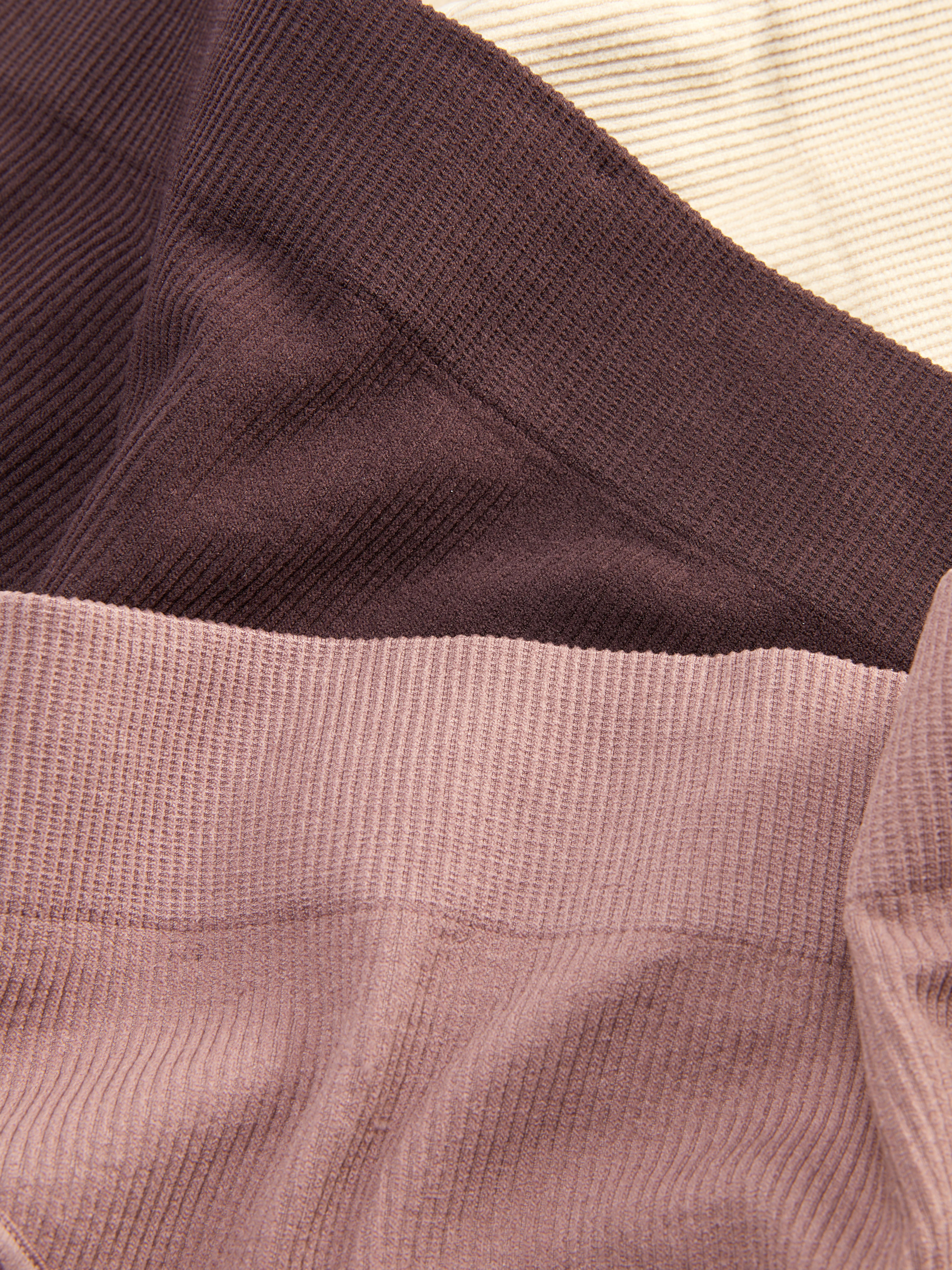Gerippte, nahtlose Mini-Slips, 3er-Set. Stil und Komfort für jeden Tag – dafür stehen diese unverzichtbaren Mini-Slips.