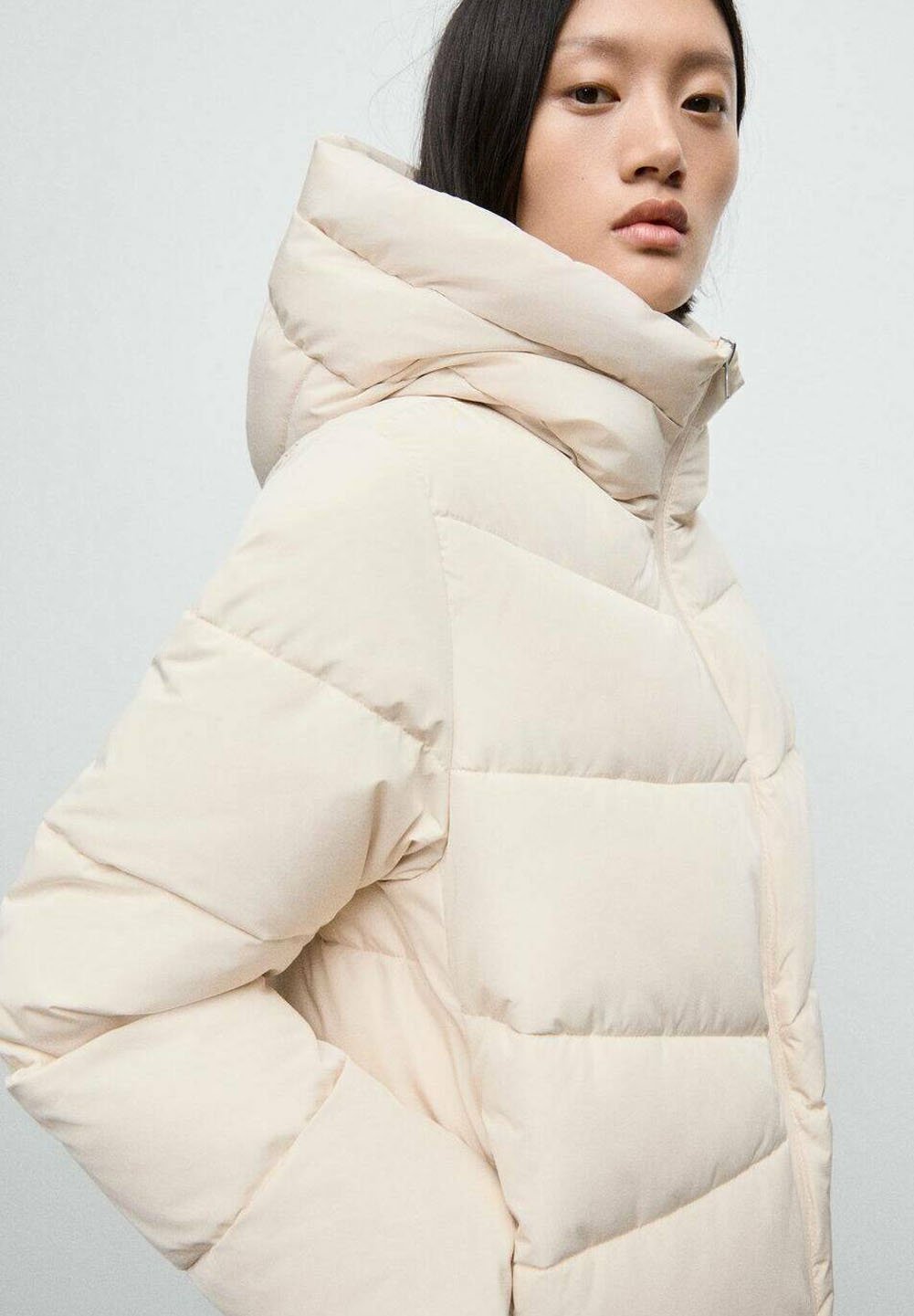 Mango žieminis paltas – balkšvas
