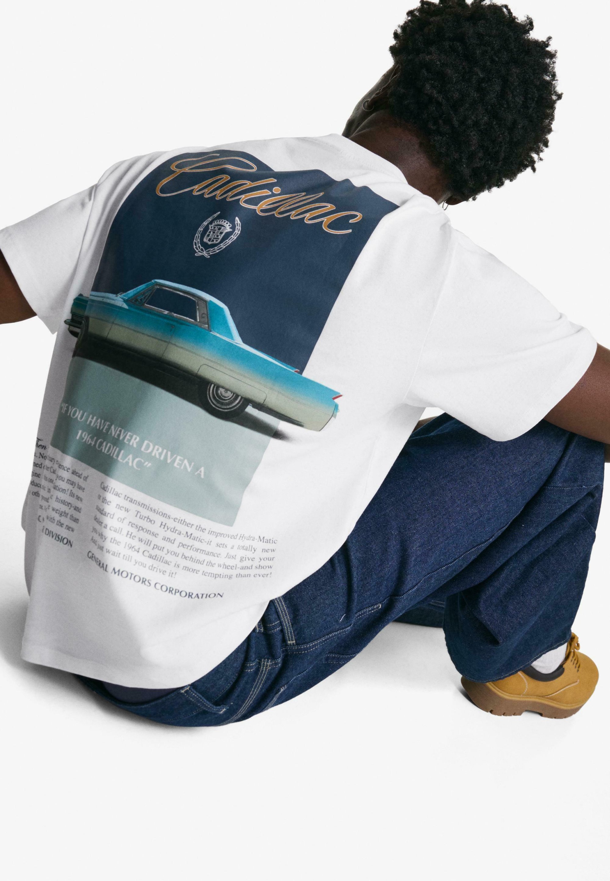 Bershka T-shirt met korte mouwen en Cadillac-print - wit