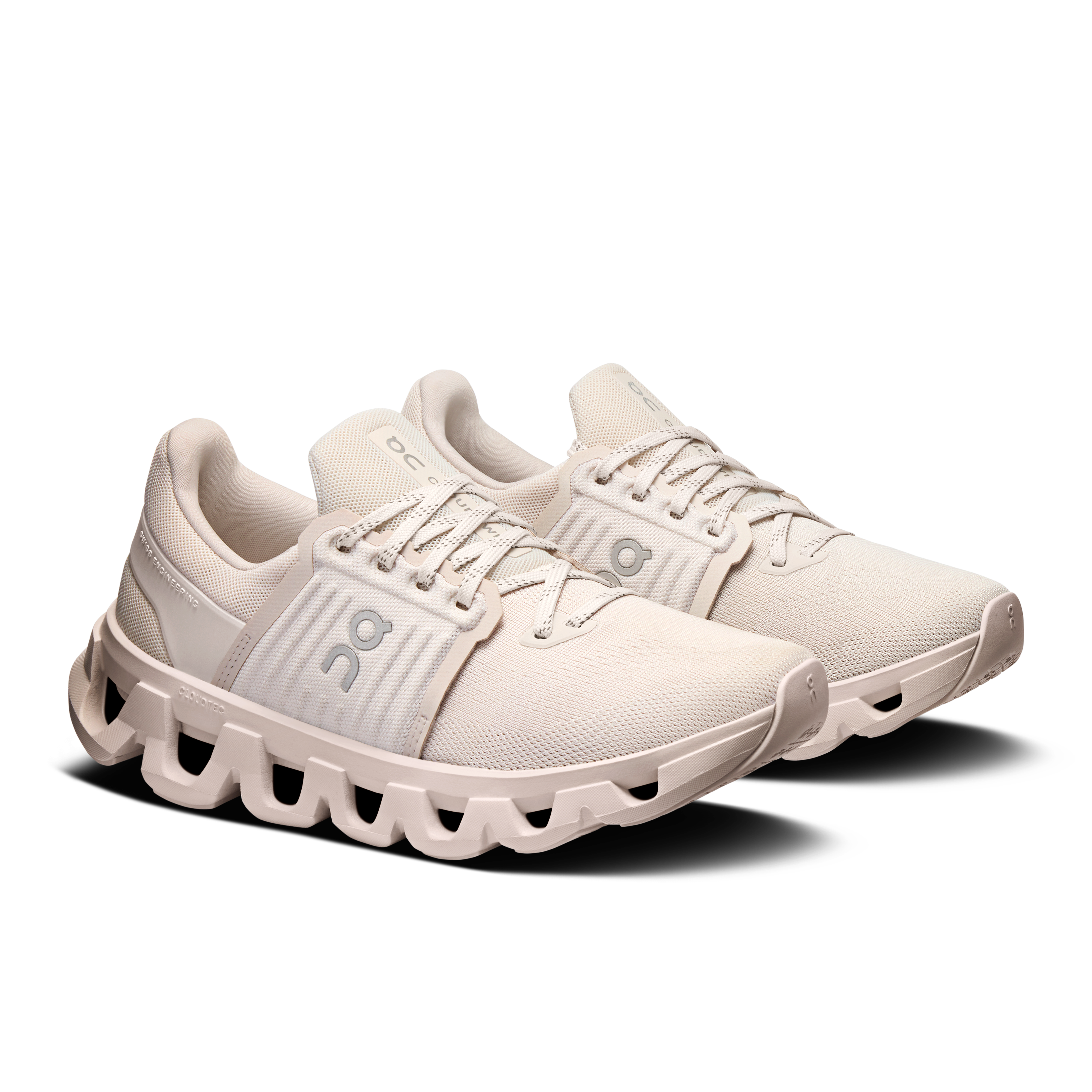 On Zapatillas Cloudswift 4 AD para mujer, color arena | marfil