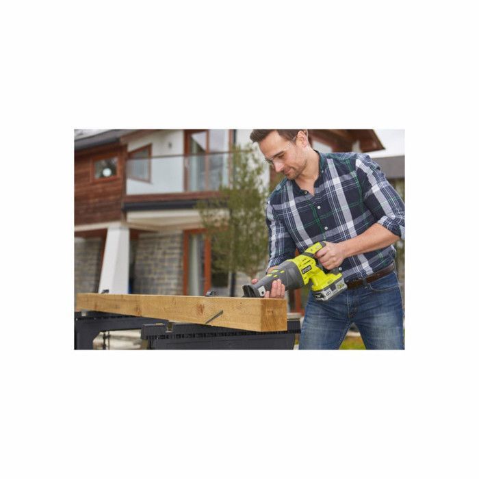 RYOBI - Scie sabre 18V ONE+ - 0-2 900 cp/min - course 28mm - bois 200mm - système anti-vibration - Livrée avec 1 lame - R18RS-0