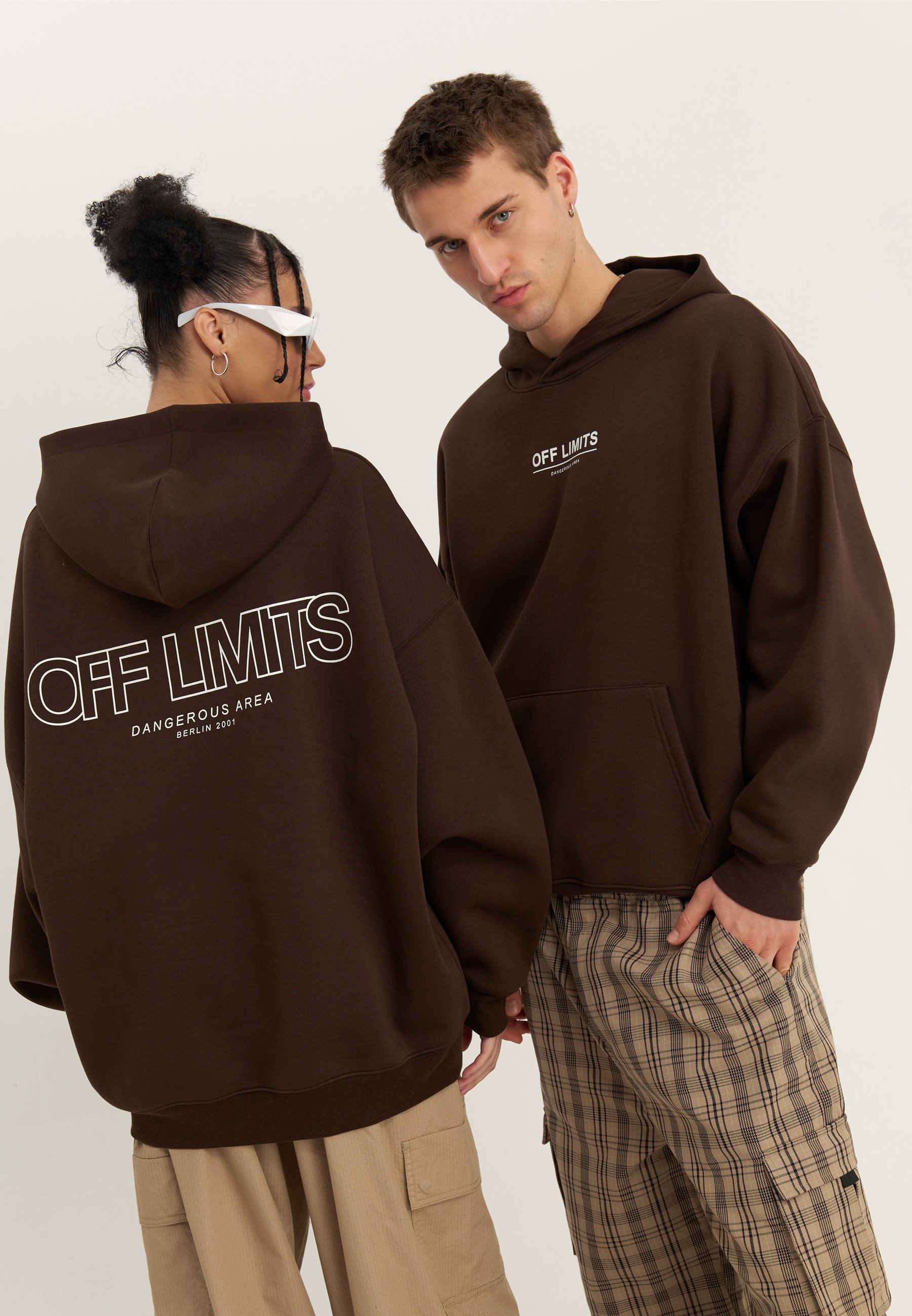YOURTURN UNISEX - Hoodie - braun