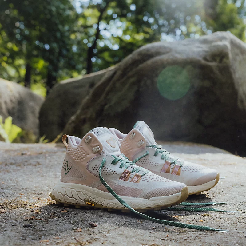 Fresh Foam X Hierro Mid Damenschuhe von Timberwolf mit Ton