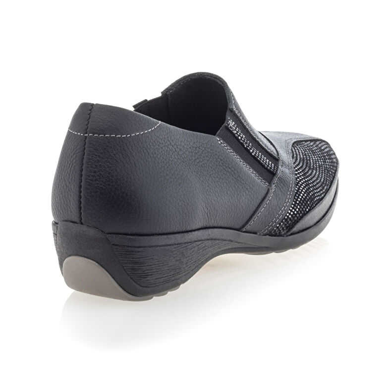 Zapatos cómodos para mujer, color negro.