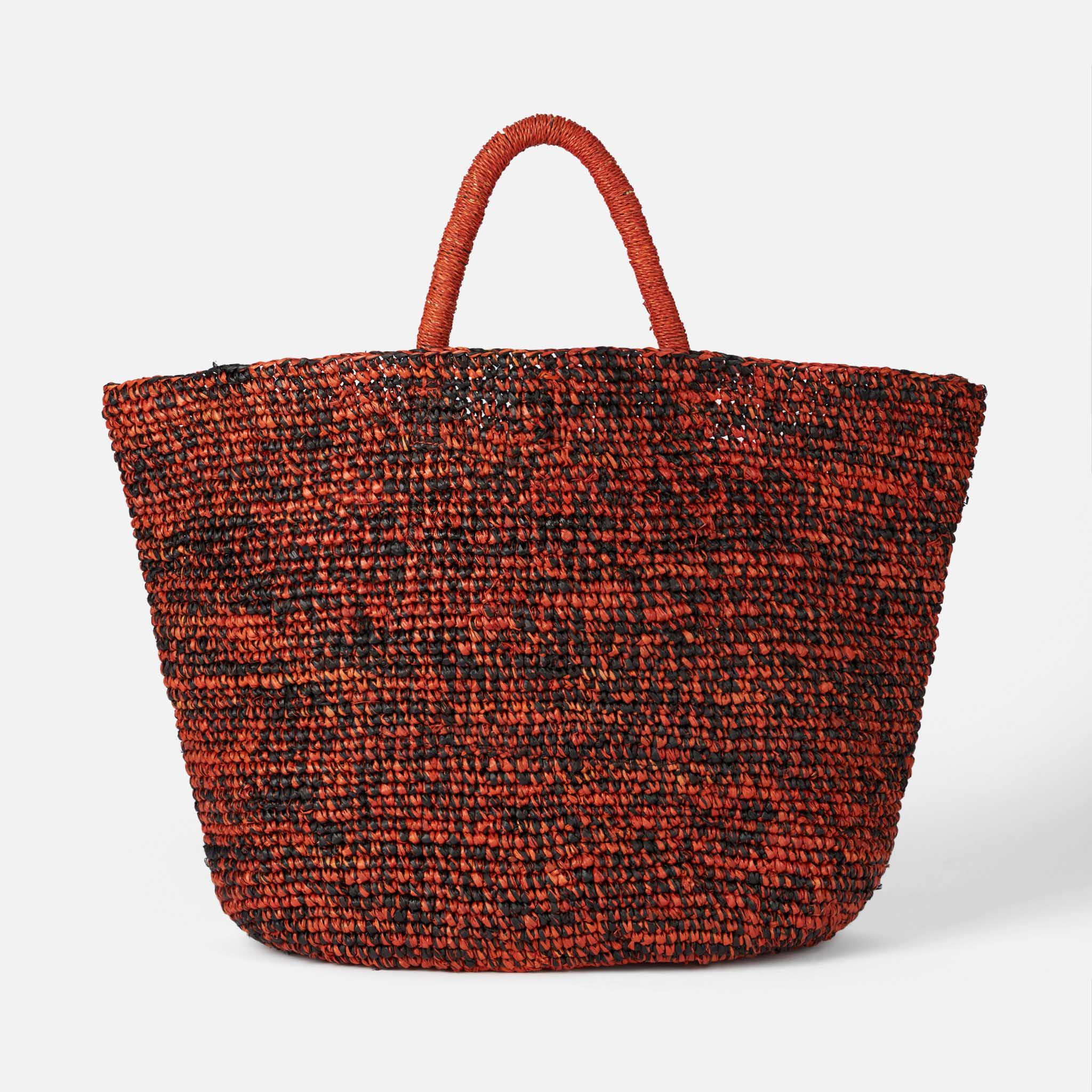 Svart och orange raffiaväska med broderi framtill