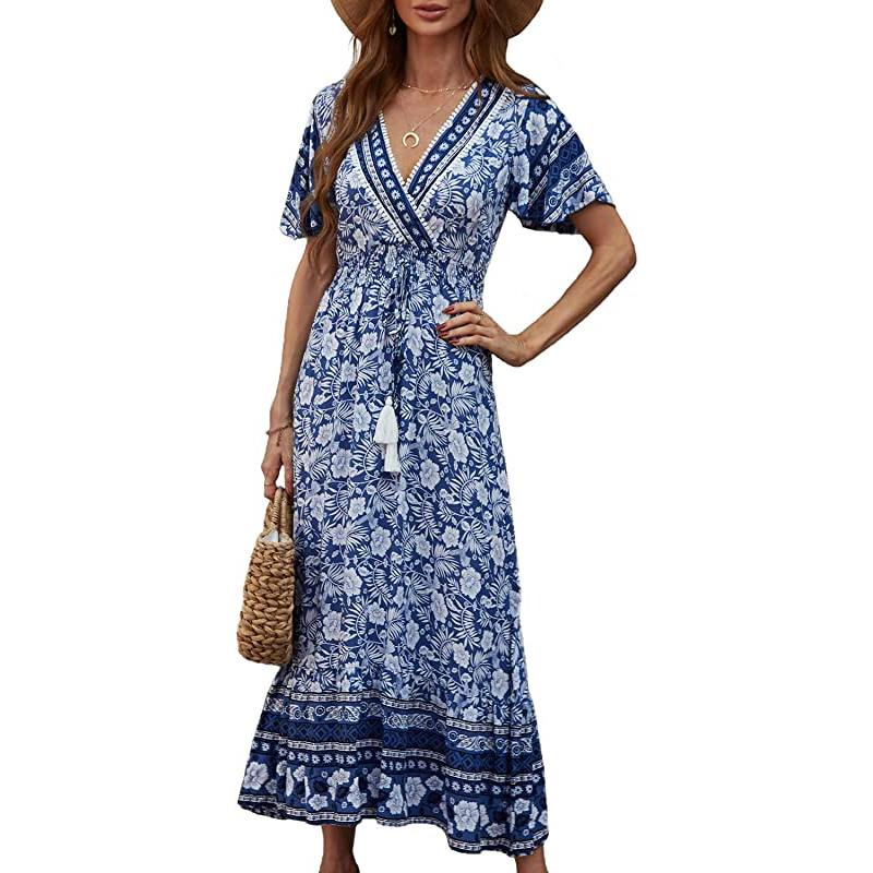 Robe midi fluide à imprimé floral bohème, manches courtes et fente, style bohème, col V.