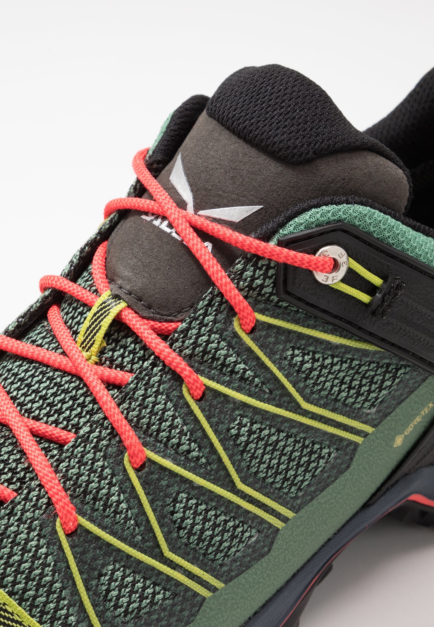 Salewa MOUNTAIN TRAINER LITE GORE TEX - Fjellsko - feld green/fluo coral