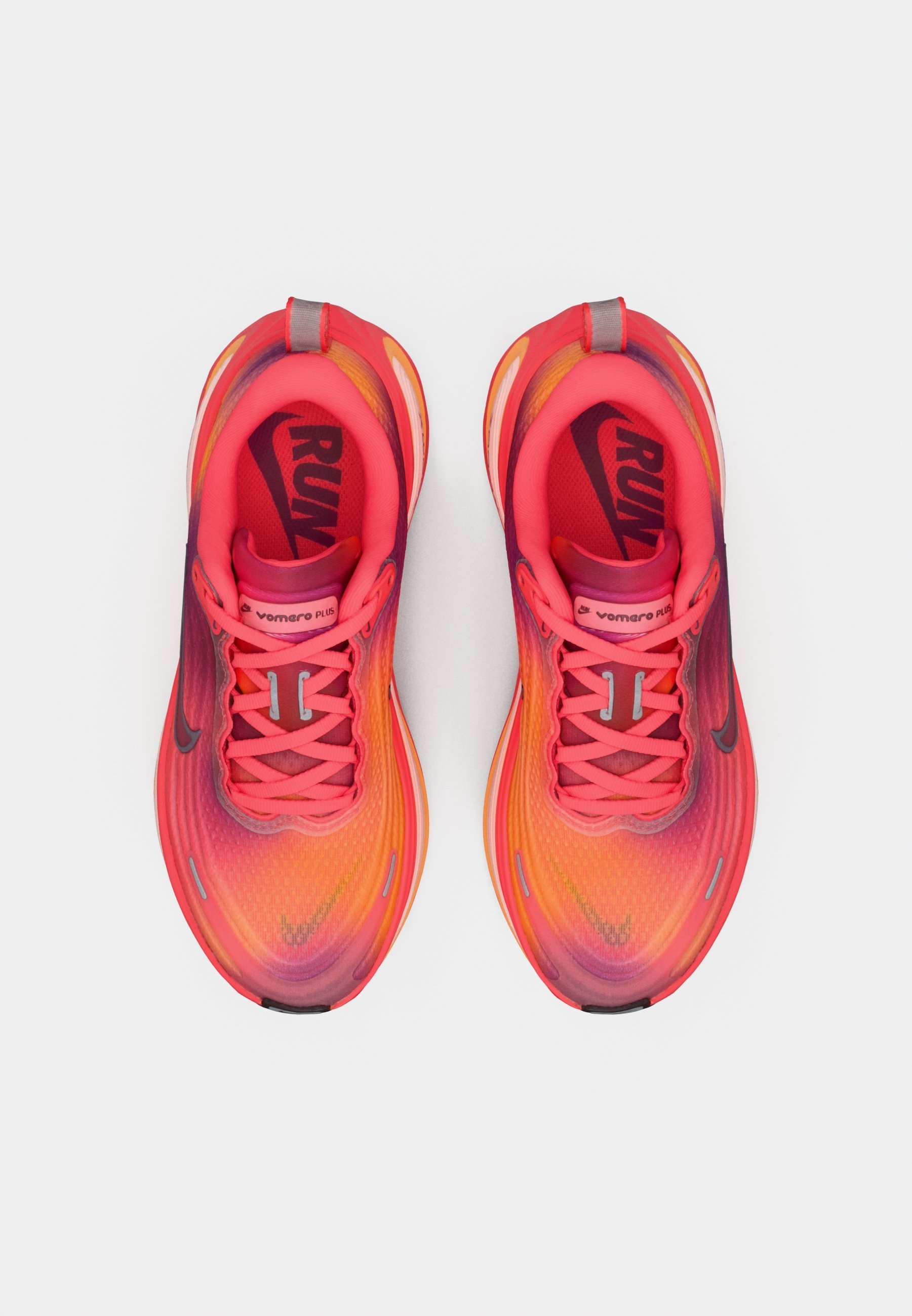 Nike Performance VOMERO PLUS SE - Chaussures de running sur route - corail délavé/bordeaux/brune/céramique brillante/Marakesh/cendre bordeaux