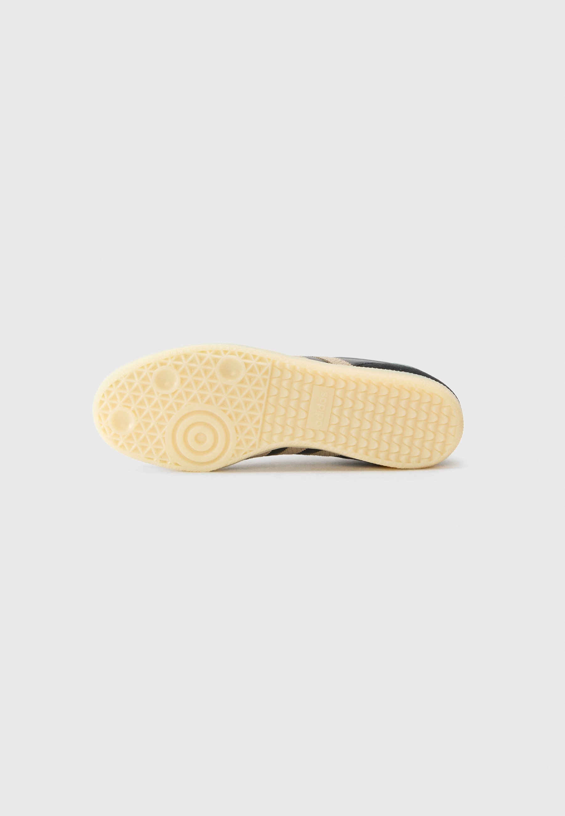 adidas Originalsi madala säärega tossud