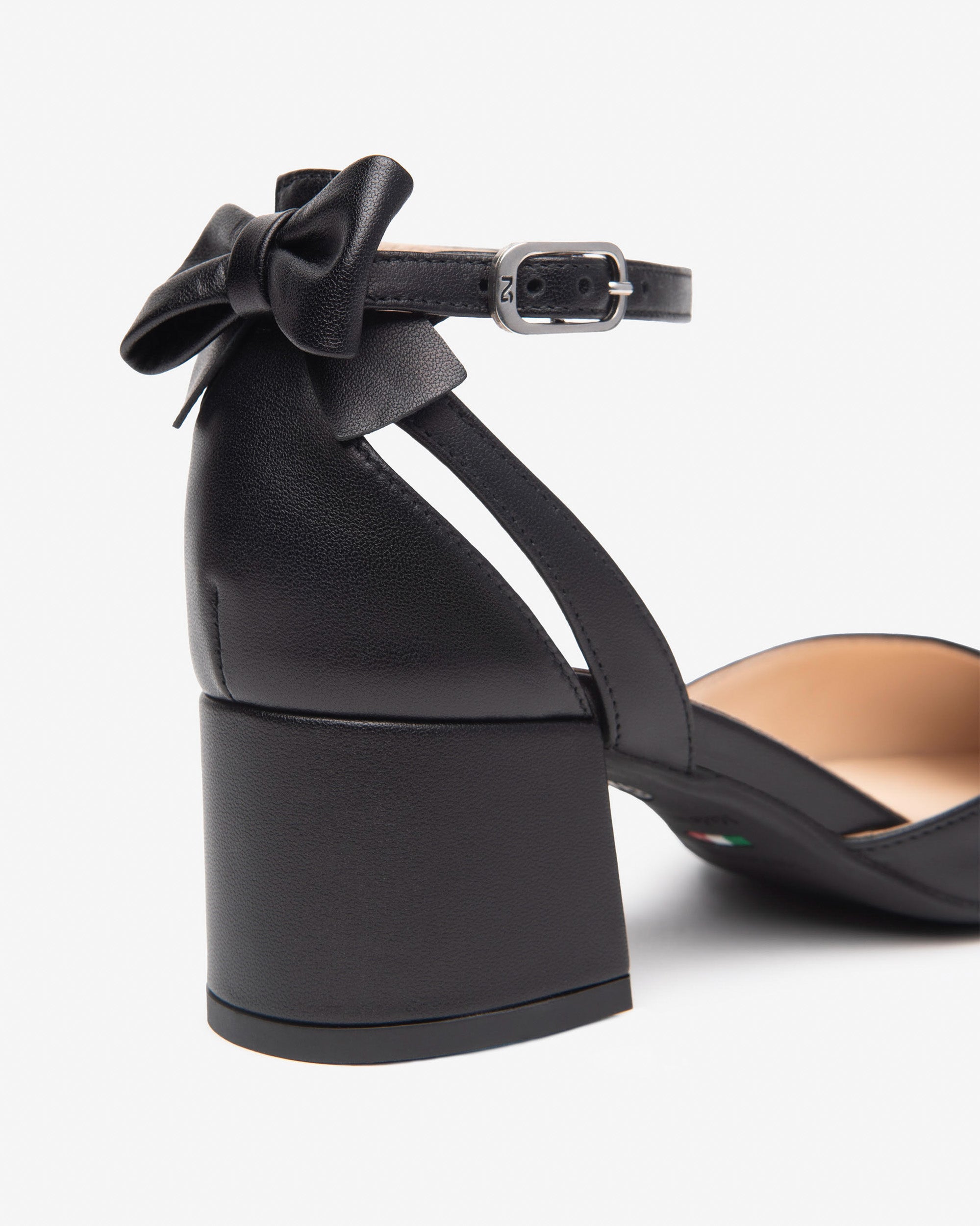  Damen-Pumps aus Leder