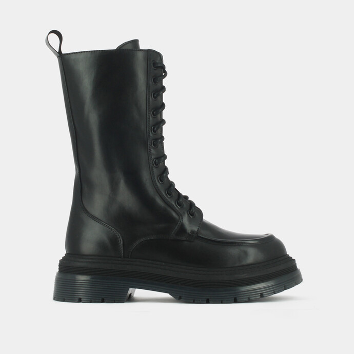 Boots à lacets et plateformes semelles crantées  en cuir noir