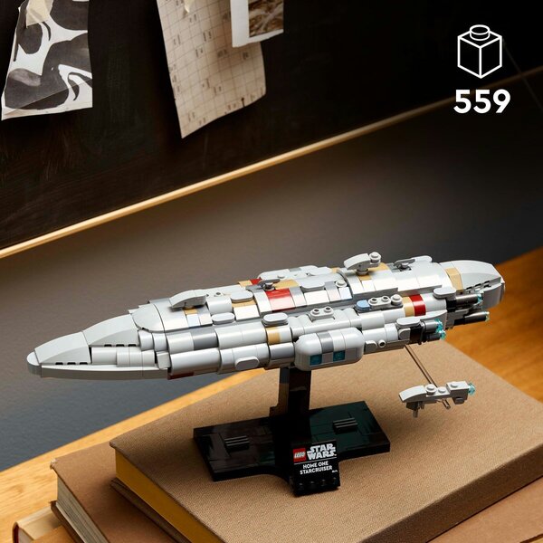 LEGO Star Wars 75405 Home One csillagcirkáló