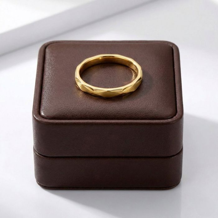 Alliance - Bague - Géométrique - Facettée – Plaqué Or Jaune 750/1000 - Homme/Femme - 62 au 66