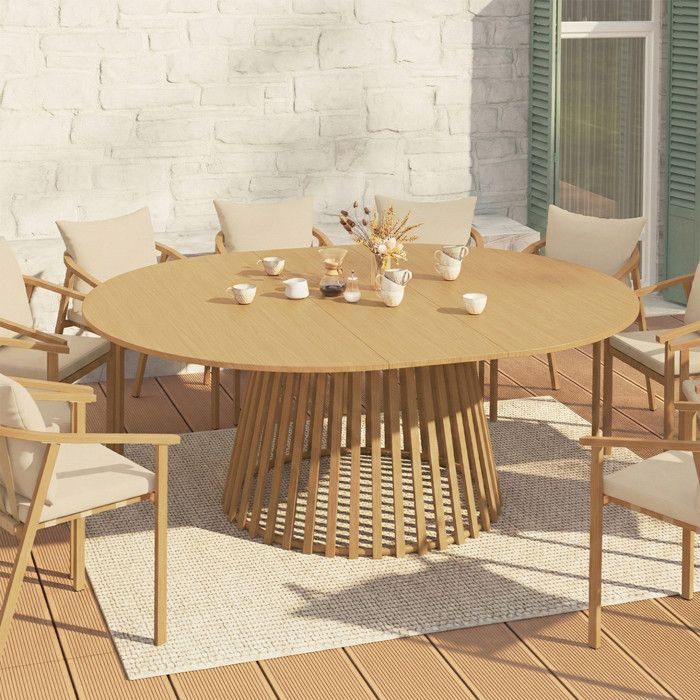 De ronde tuintafel SOLAL, uitschuifbaar van 160 tot 200 cm, biedt plaats aan 6 tot 10 personen en heeft metalen lattenpoten met een houtnerfstructuur.