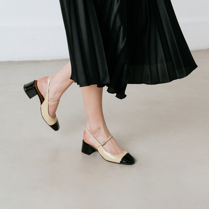 Salomés slingback à bouts carrés  en vernis noir et écru