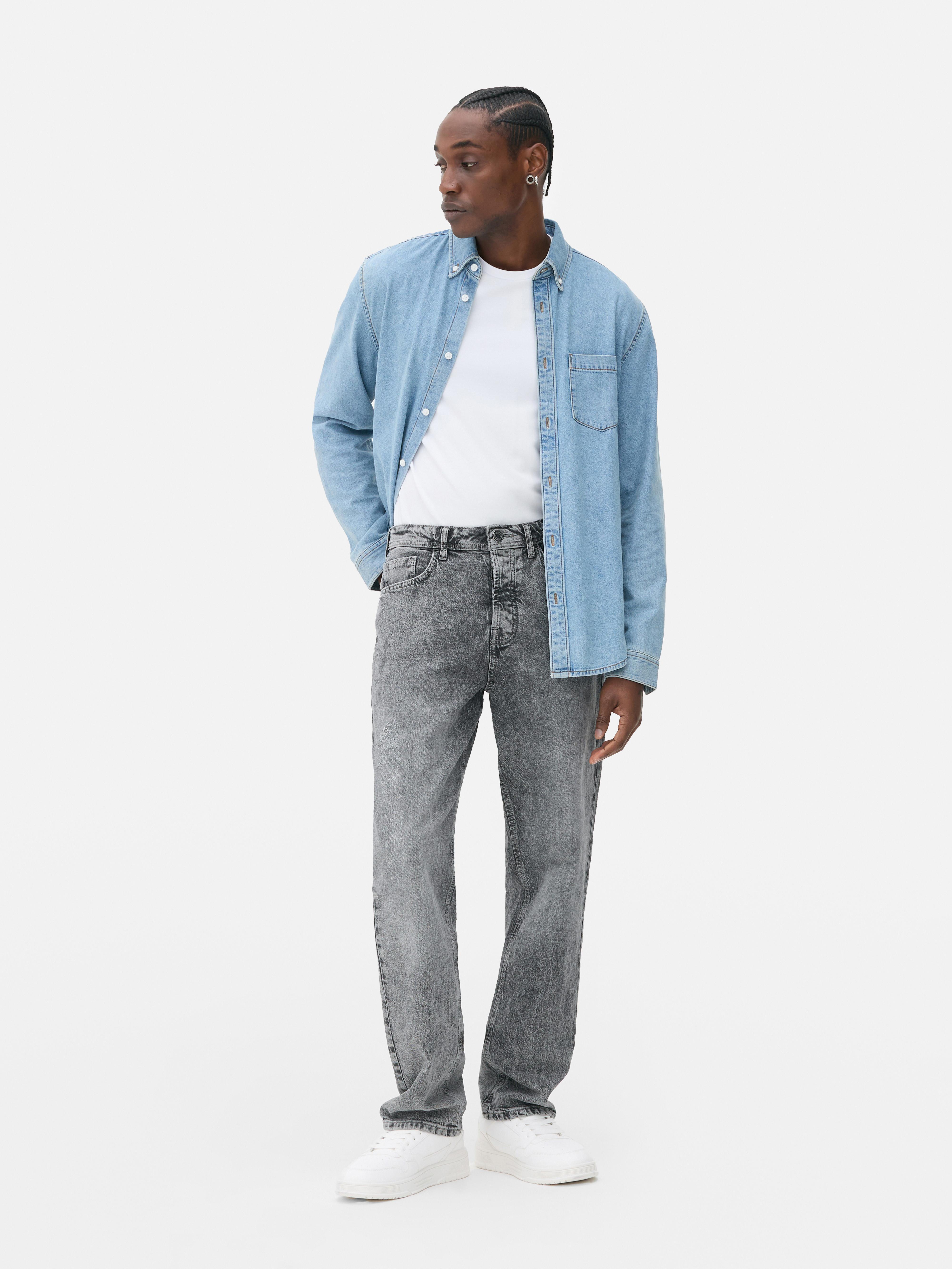 Blugi drepți, lejeri. Acești blugi drepți, cu croială lejeră, vor deveni noii tăi preferați.