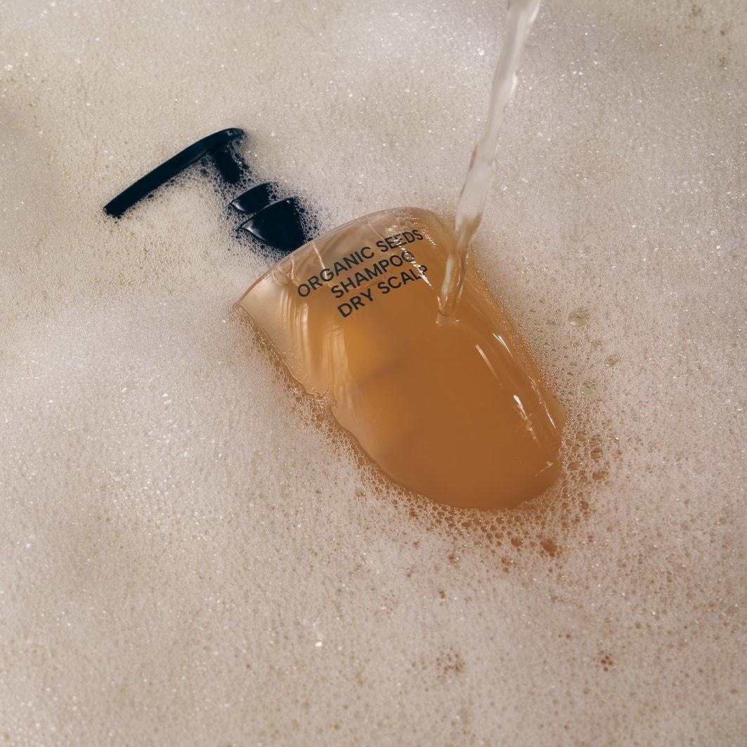 WHAMISA Hydratačný šampón pre suchú pokožku hlavy, Organický šampón s obsahom semien pre suchú pokožku hlavy – 510 ml