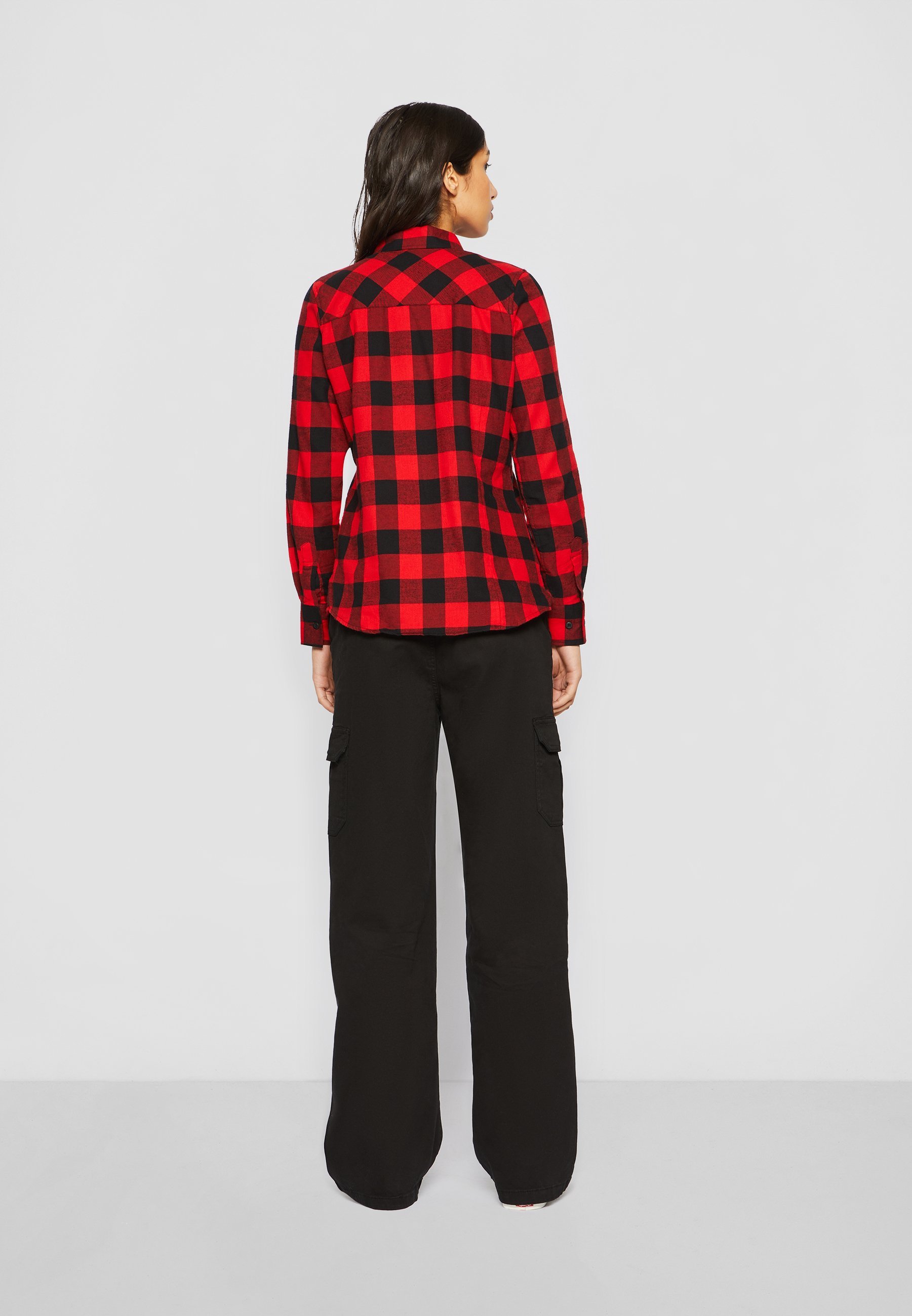 Chemisier boutonné Urban Classics - noir/rouge
