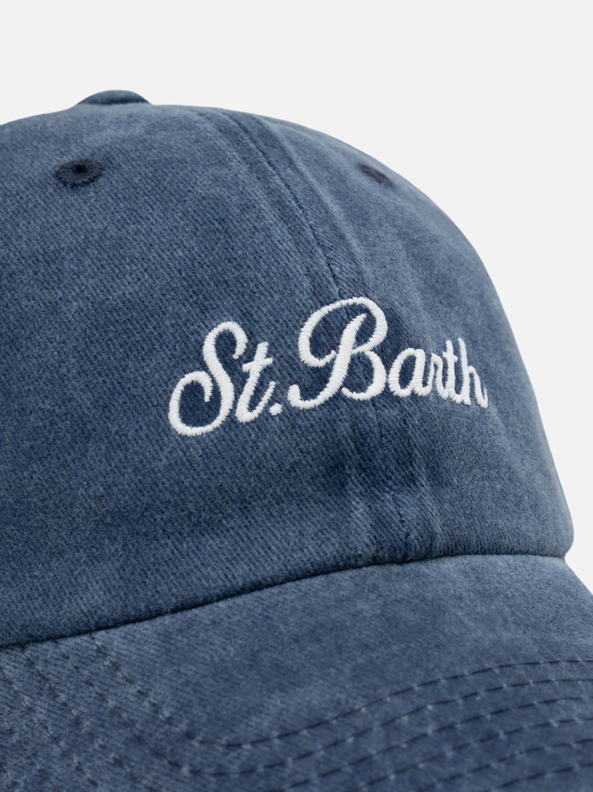Davis marineblauwe denim pet met Saint Barth-borduurwerk