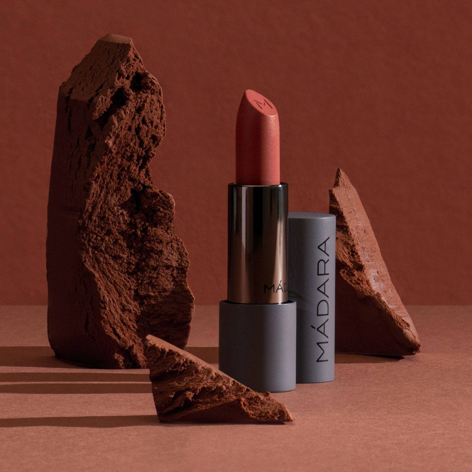 MÁDARA Lipstift Make-up VELVET WEAR Matný krém - 3,8 g