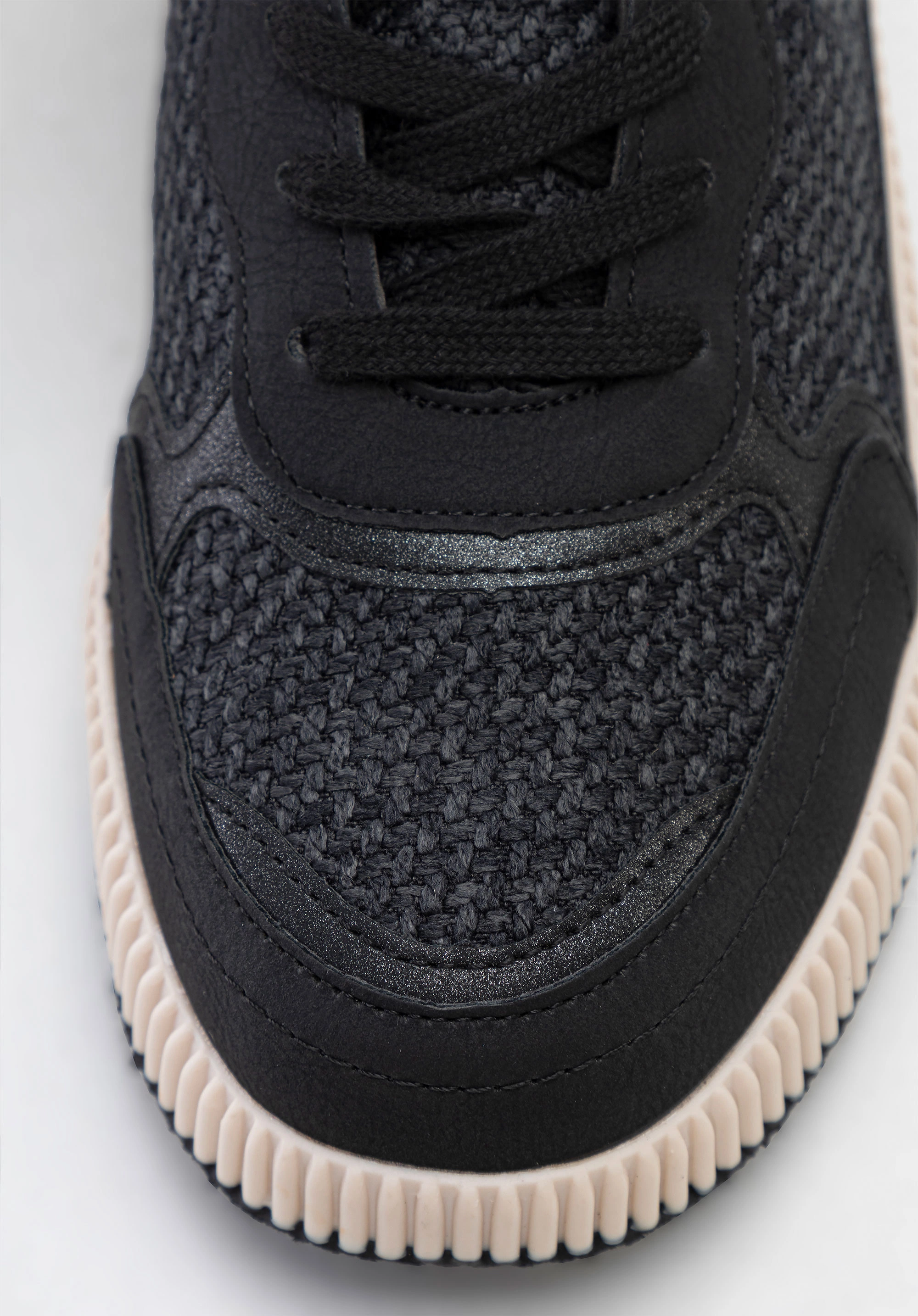Damskie sneakersy na grubej platformie czarne