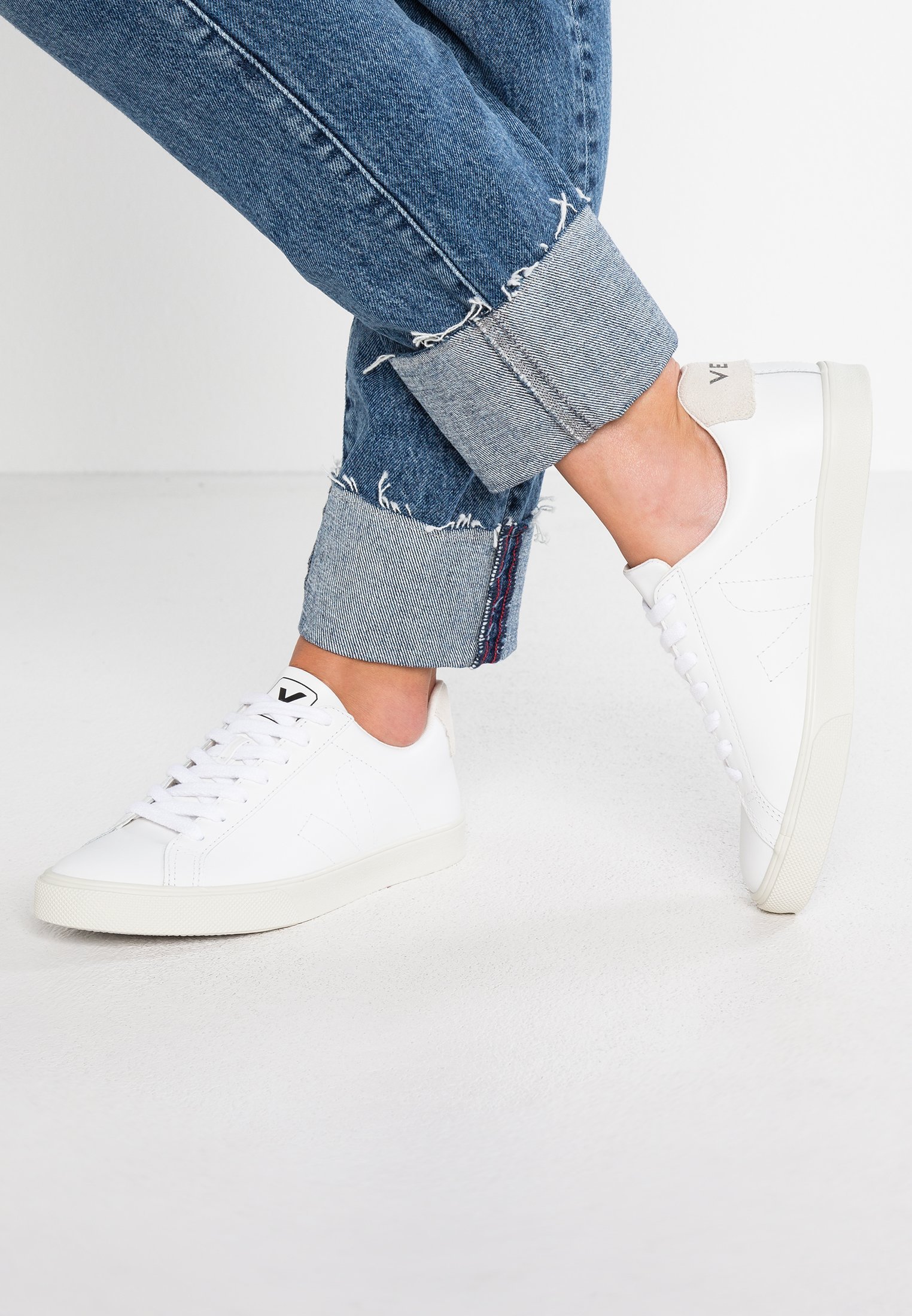 Siehe Low-Top-Sneaker