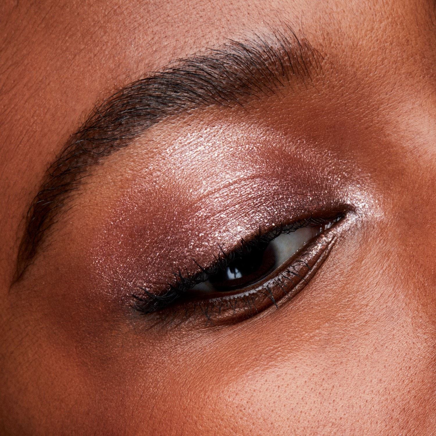 MAC acu ēnas Dazzleshow šķidrums – 4,6 g