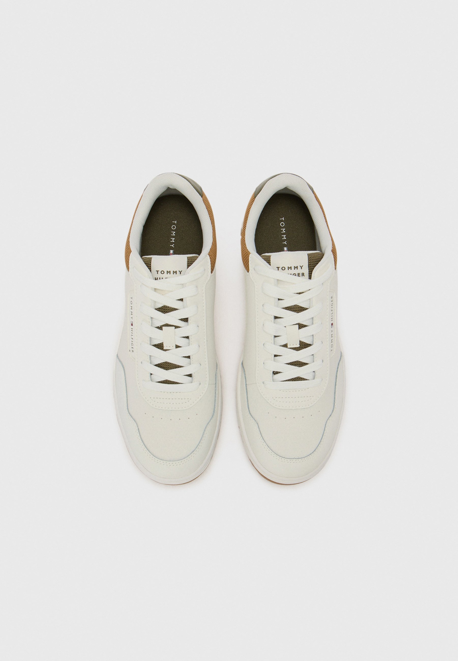 Tommy Hilfiger BASKET CORE - Sneakers - ecru/legergroen