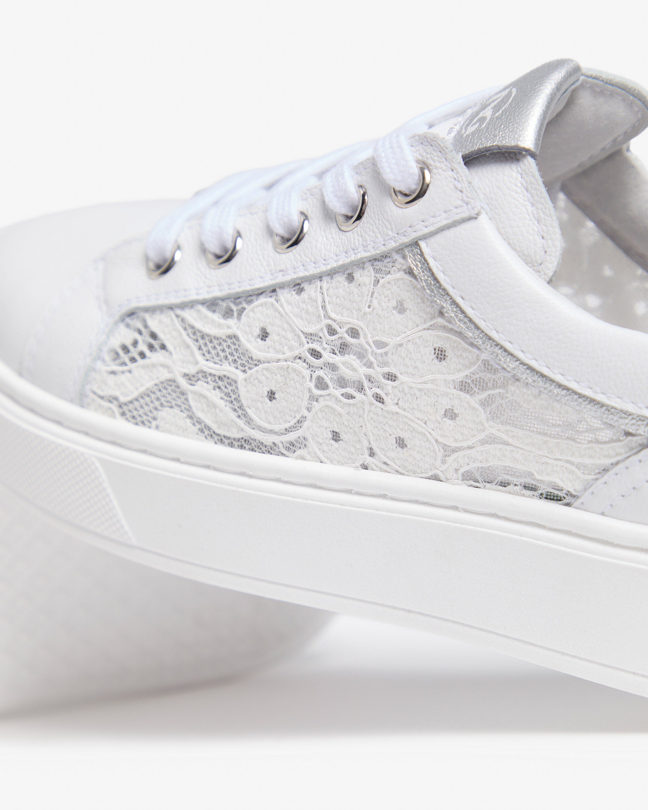  Sneaker für Mädchen aus Stoff und Funktionsmaterial