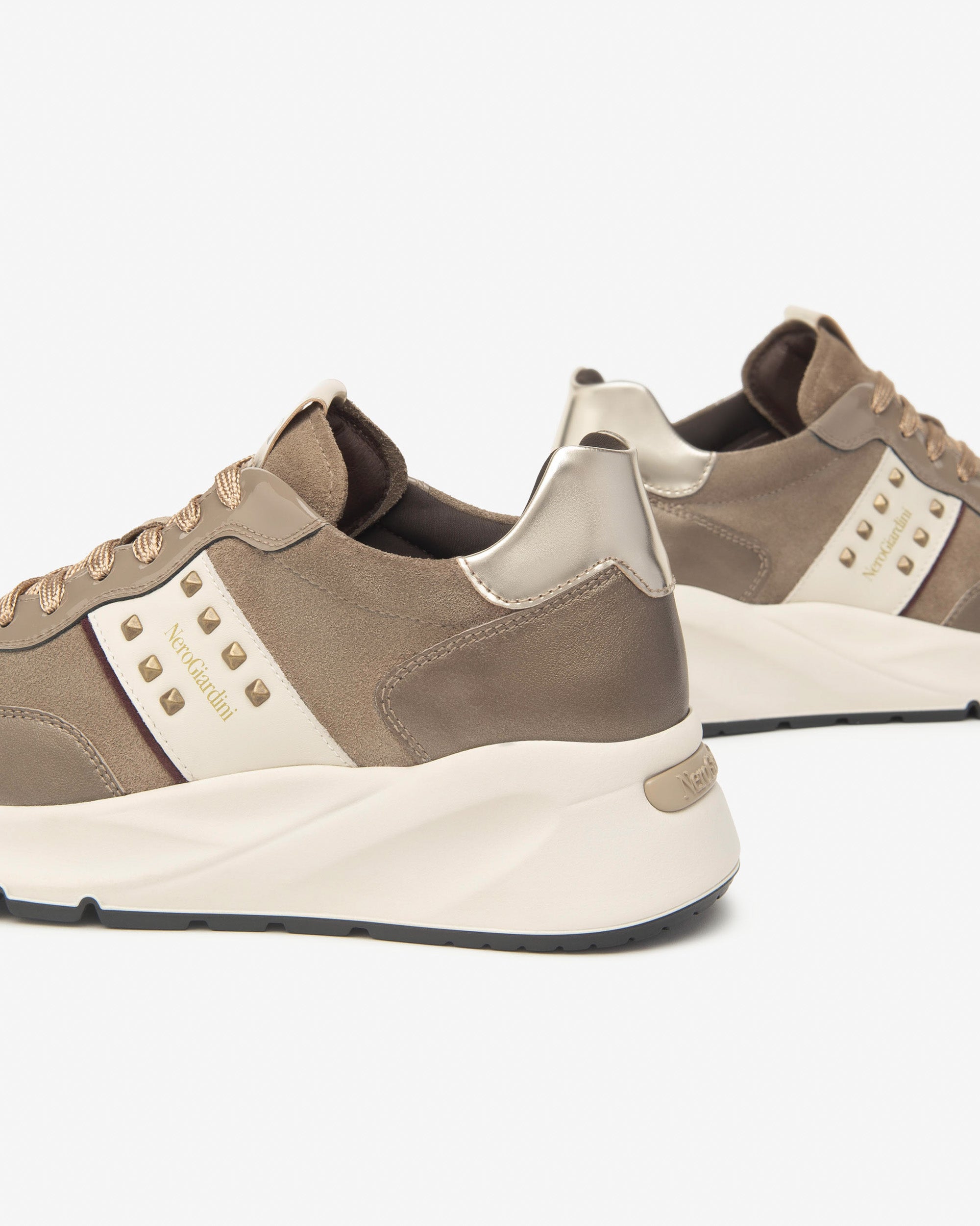 Damen-Sneaker aus Wildleder, Leder und technischen Materialien
