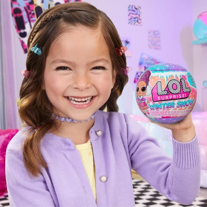 Muñeca coleccionable - MGA - Tótem de nieve invernal - 7,5 cm - Sorpresa mágica de nieve - 7 accesorios
