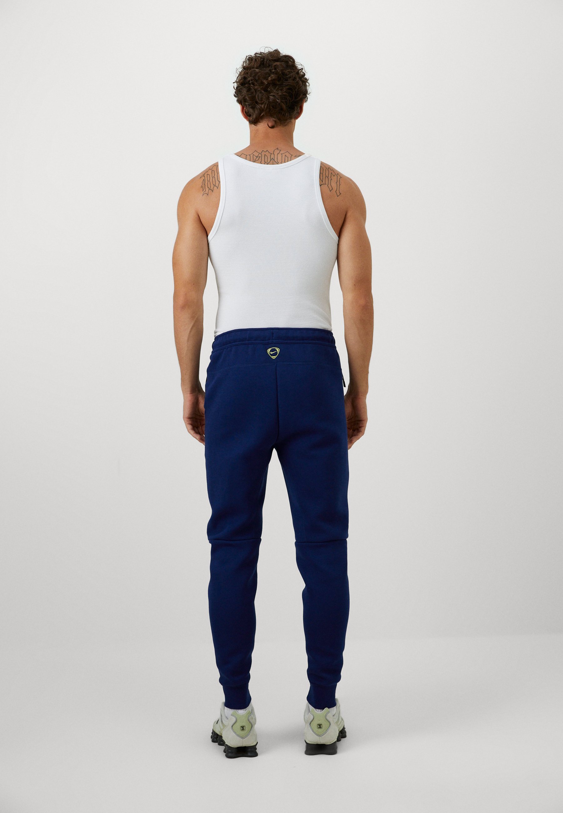 Nike Performance TOTTENHAM HOTSPUR TECH JOGGER PANT - Klubové oblečení - black/black/grey
