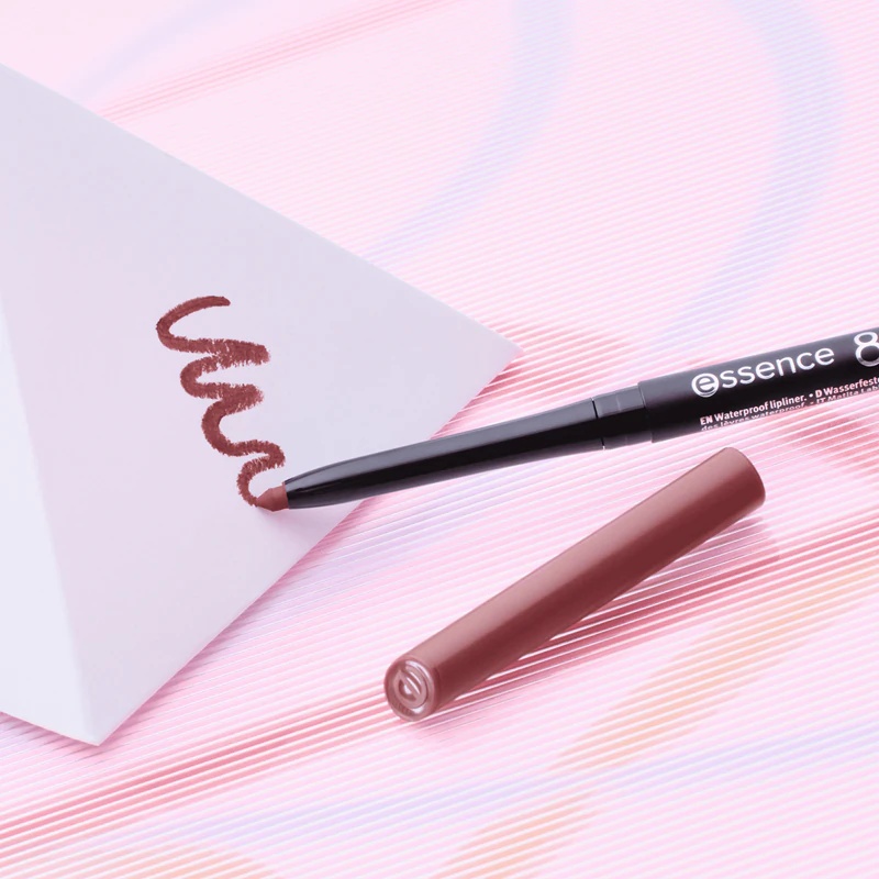 essence 8h Matte Comfort мат оловка за усне са оштрачем