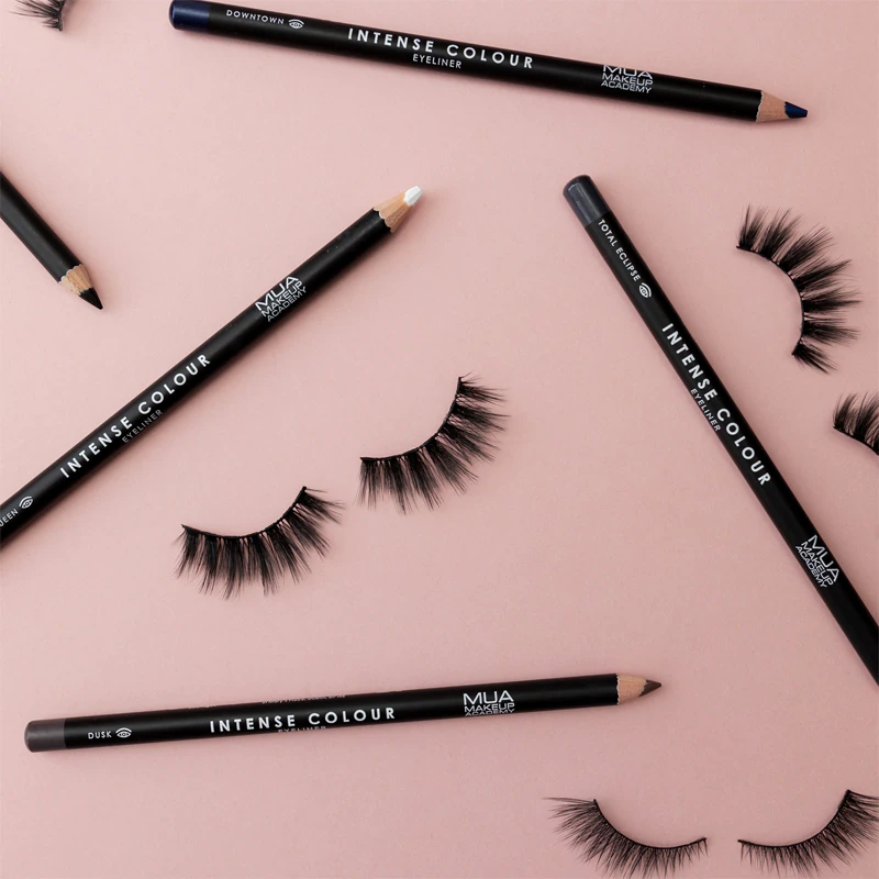 MUA Makeup Academy Intense Colour Eyeliner mit intensiver Farbe