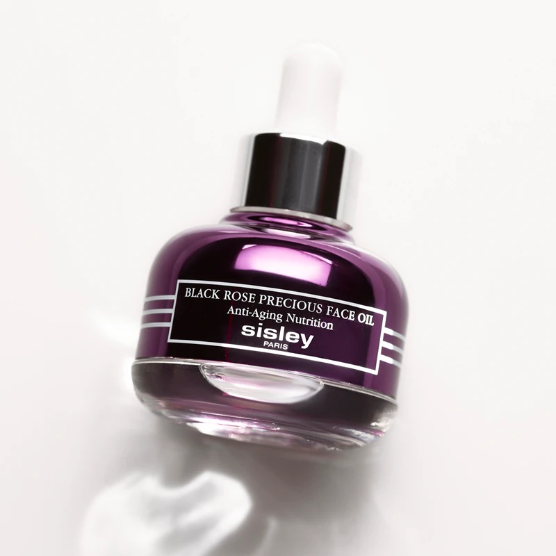 Sisley Black Rose Precious Face Oil, хранљиво уље за лице са ревитализујућим ефектом и својствима против бора.