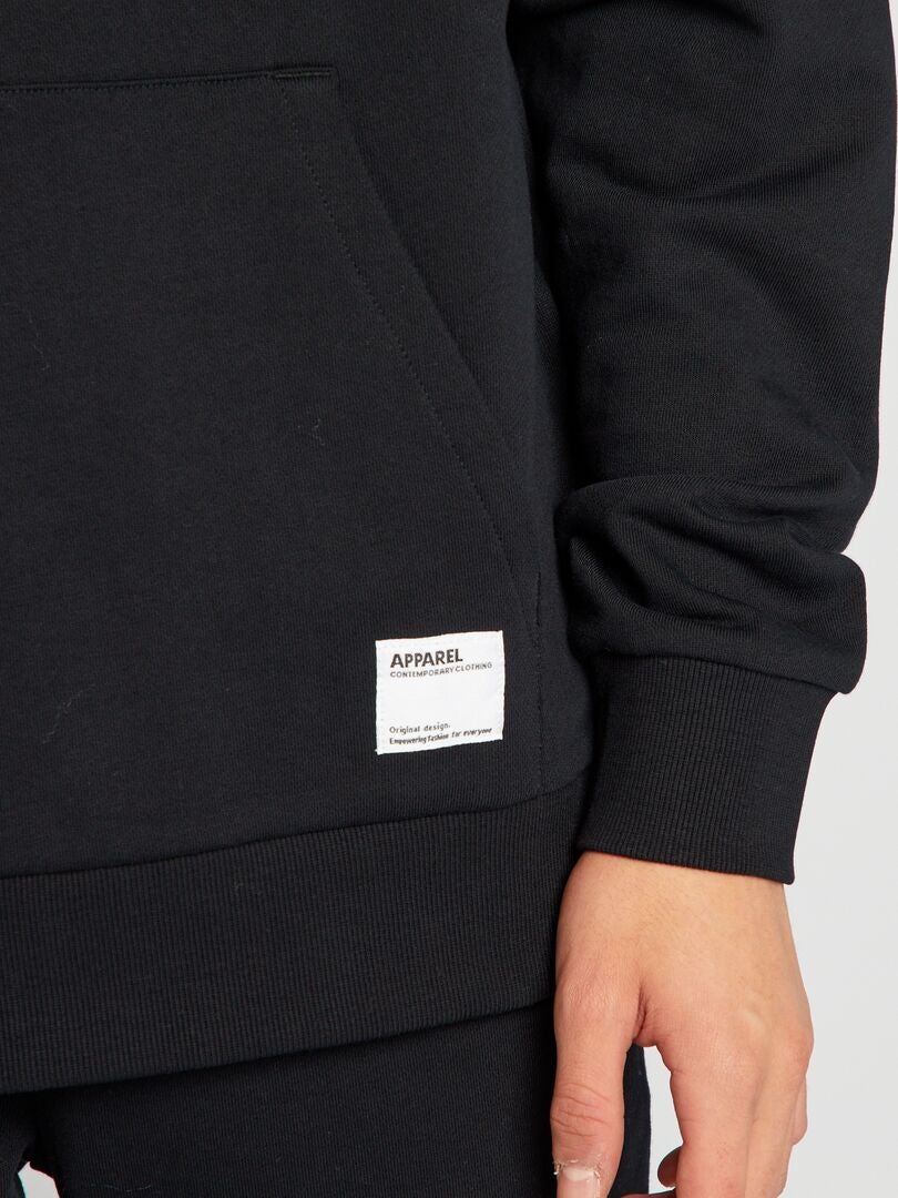 Bluza z kapturem z haftowanym detalem - czarna