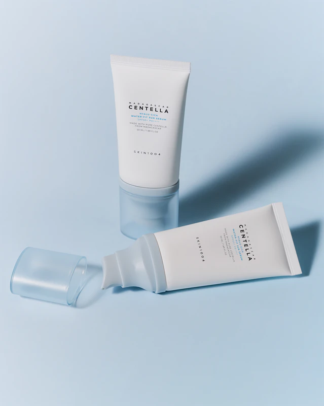 SKIN1004 Madagaskar Centella Hyalu-Cica Water-Fit Sun Serum Dvojbalenie ochranného séra s hydratačným účinkom dvojité balenie