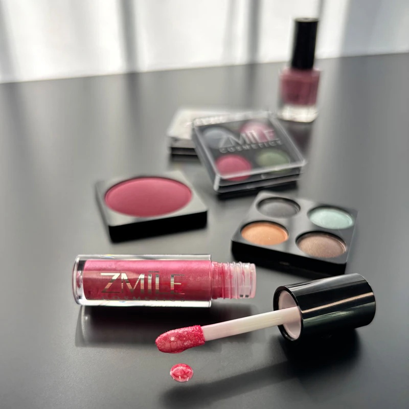 ZMILE COSMETICS Akį traukianti kosmetikos dėžutė