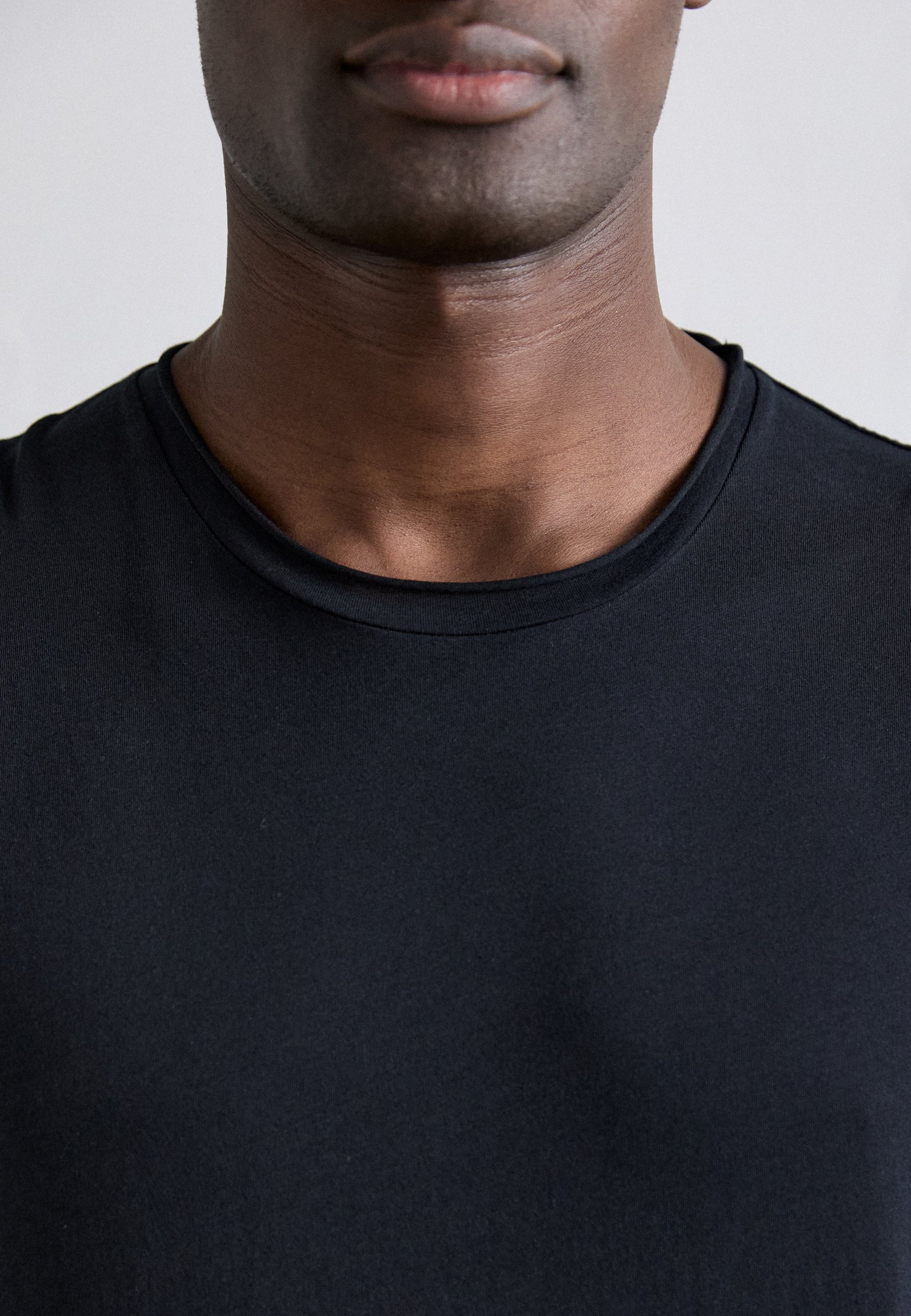 Filippa K T-shirt a collo alto - T-shirt basic - nera