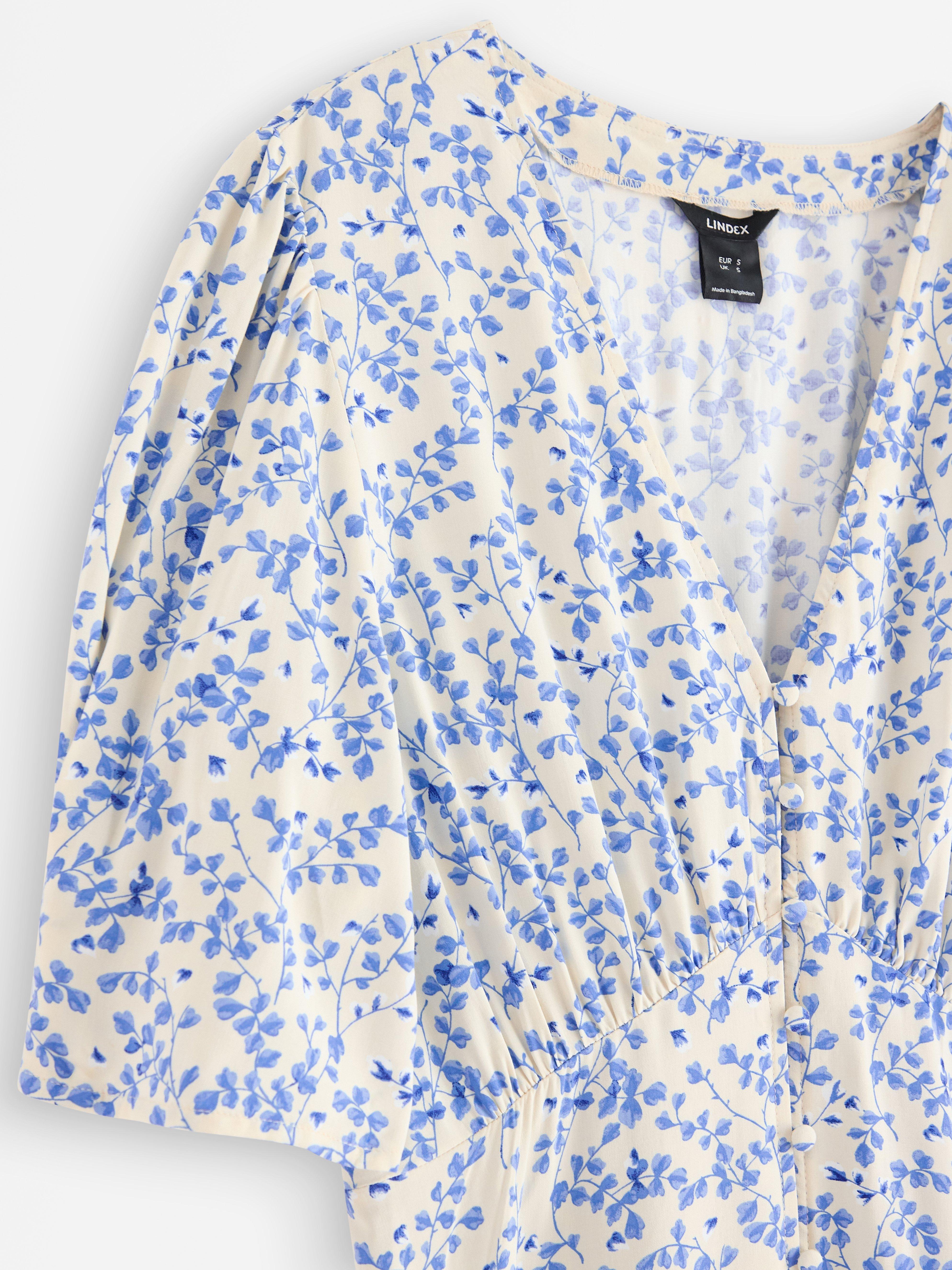 Vestido midi estampado azul claro acinzentado