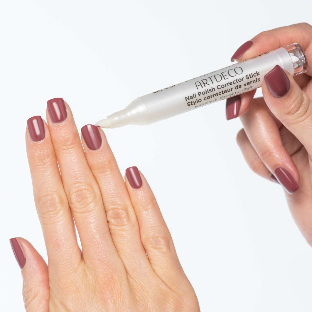 ARTDECO CRAYON CORRECTEUR VERNIS