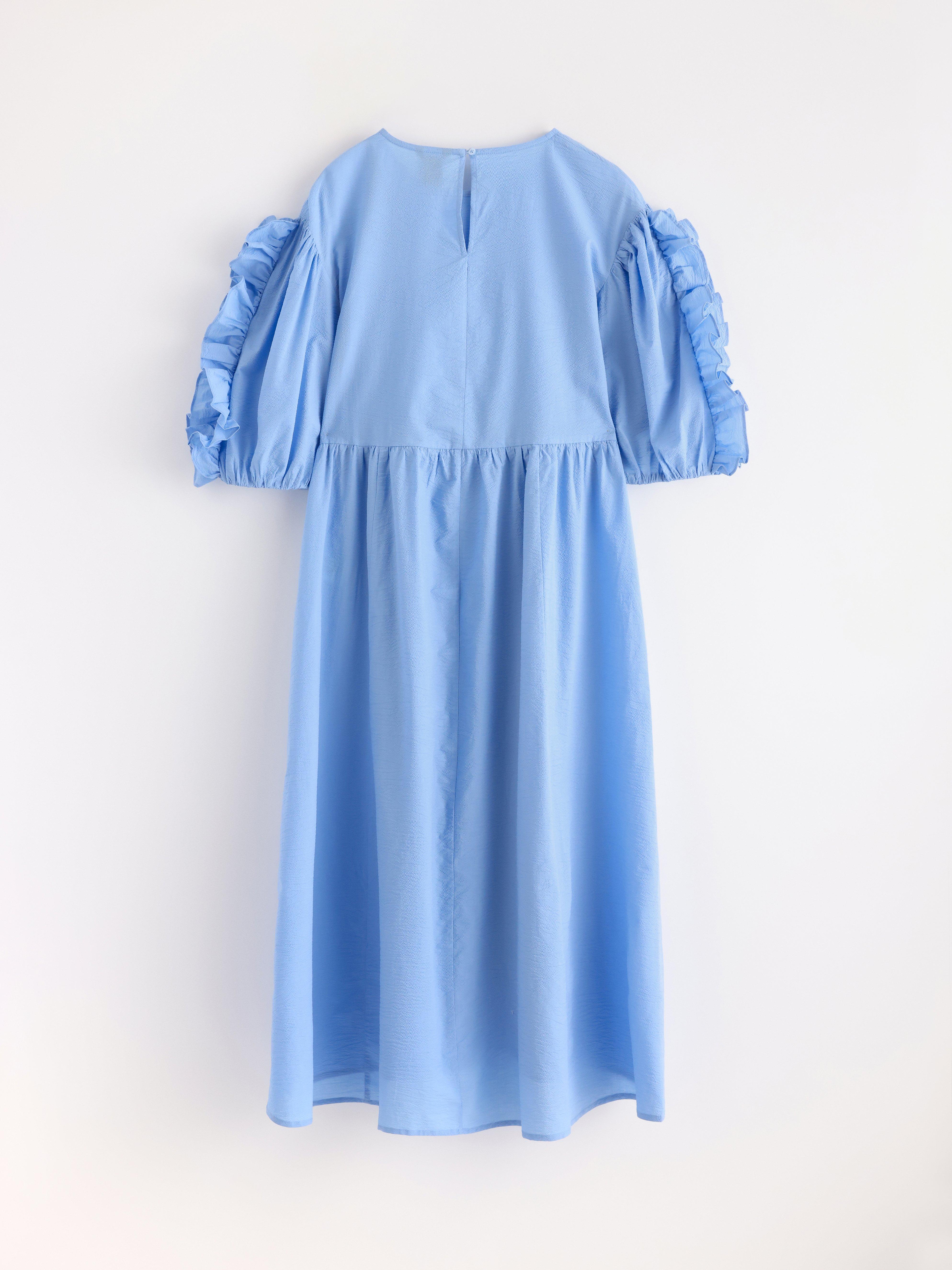 Vestido midi com babados azul claro acinzentado