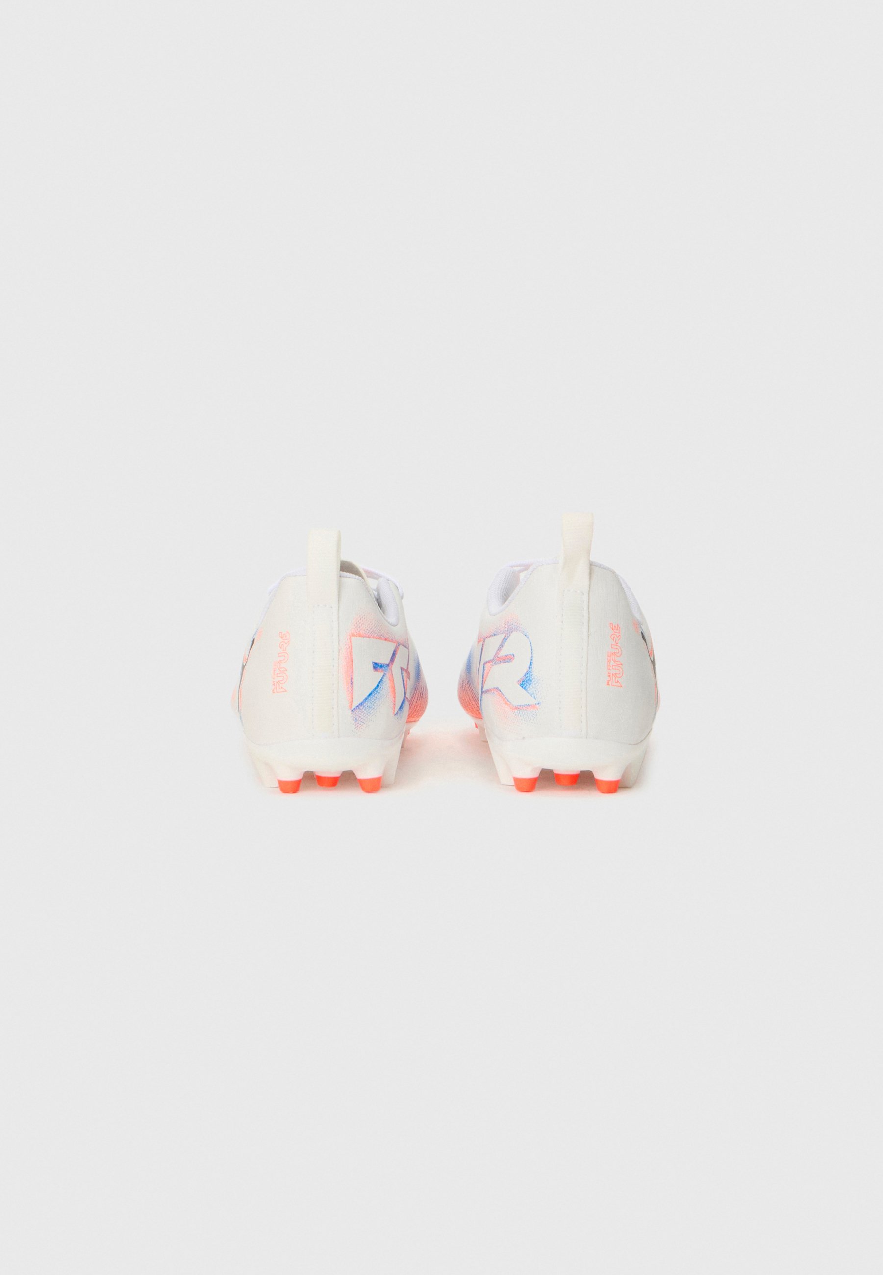 Puma FUTURE 8 PLAY MG UNISEX - Kopačky na halový futbal - biela/čierna/žiarivá červená