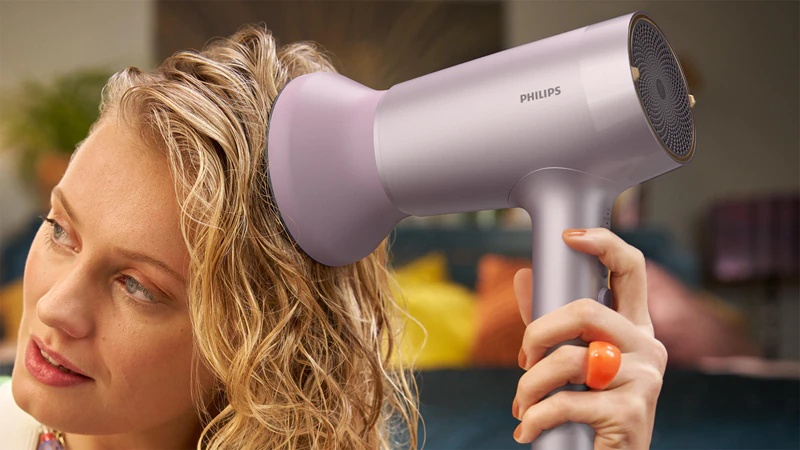 Фен за косу Philips 7000 ThermoShield Advanced BHD723/10