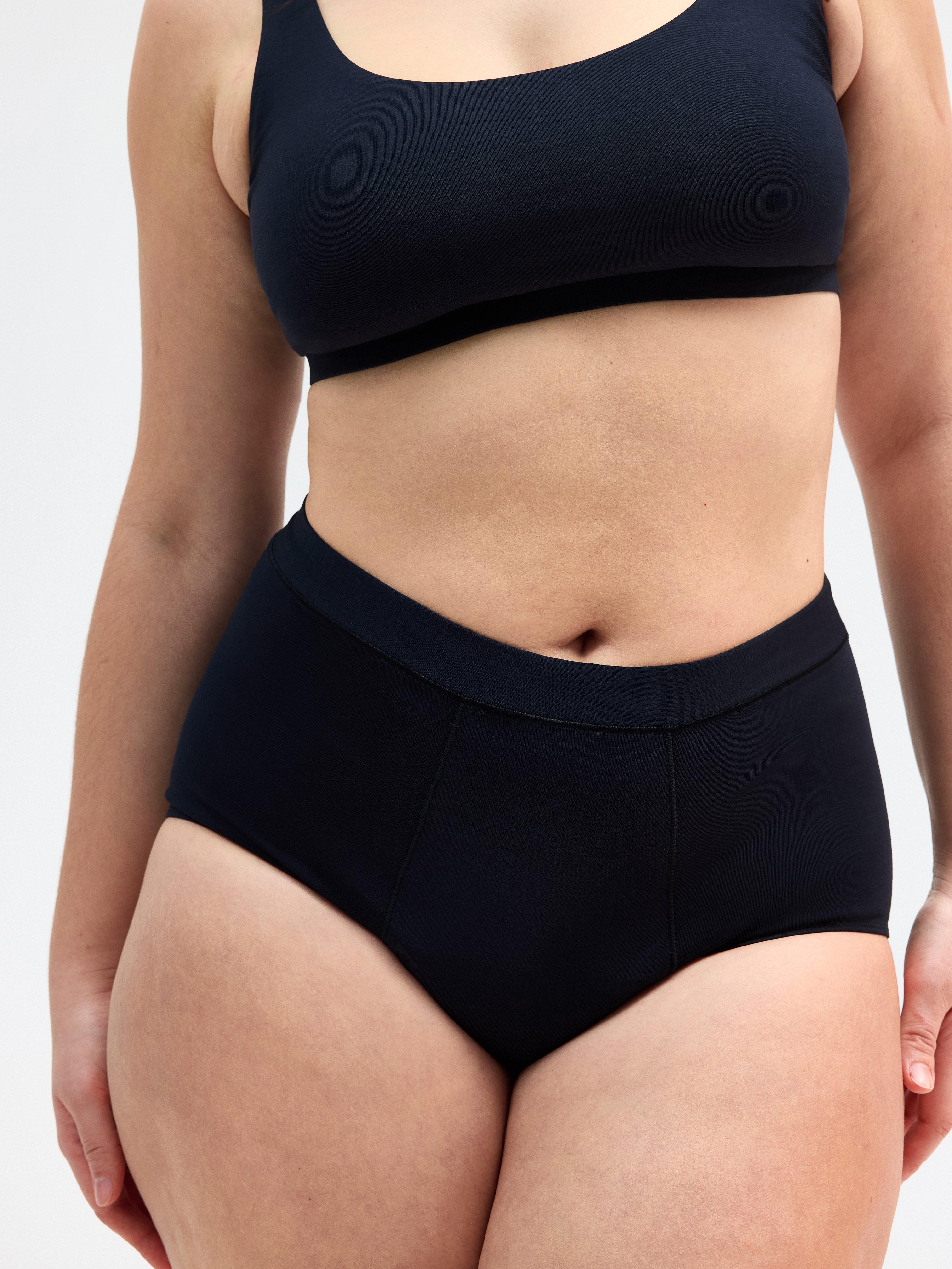Menstrosa med super absorption – hög midja – Female Engineering Black