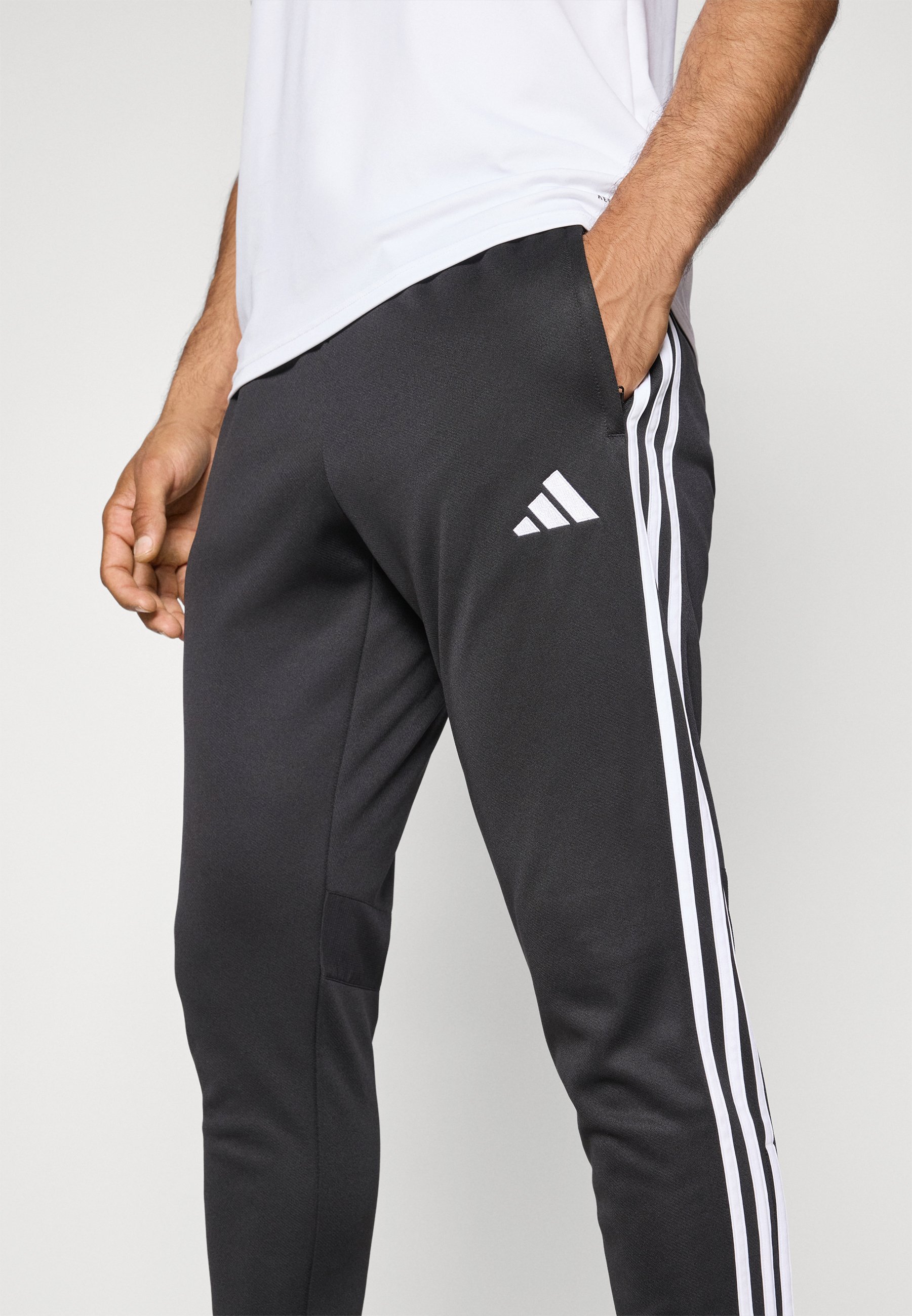 adidas Performance TIRO25 ESSENTIALS WINTERIZED TRAINING PANTS - Trainingsbroek - zwart/wit
